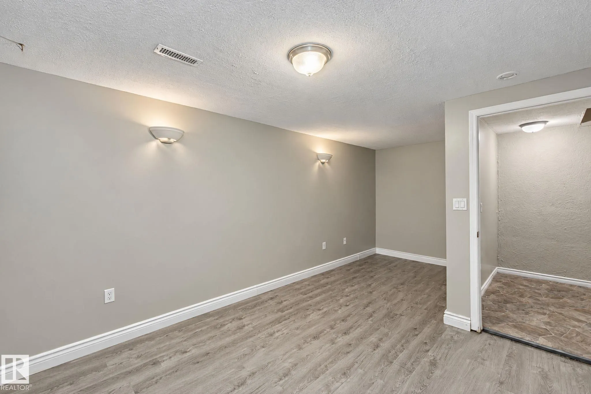 304 SPRUCE Glen