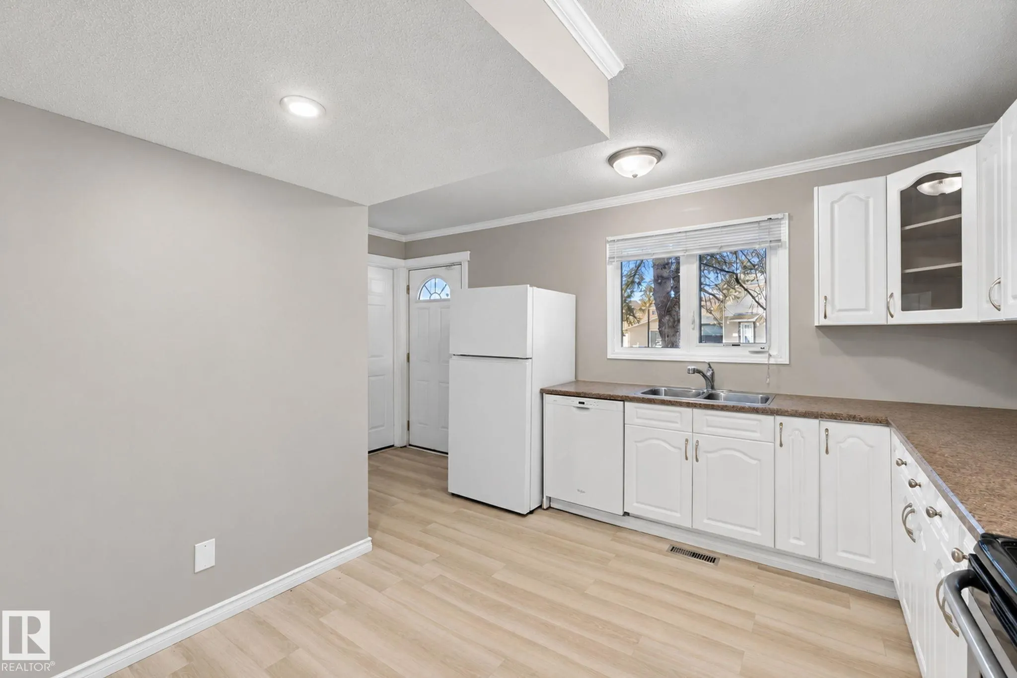 304 SPRUCE Glen