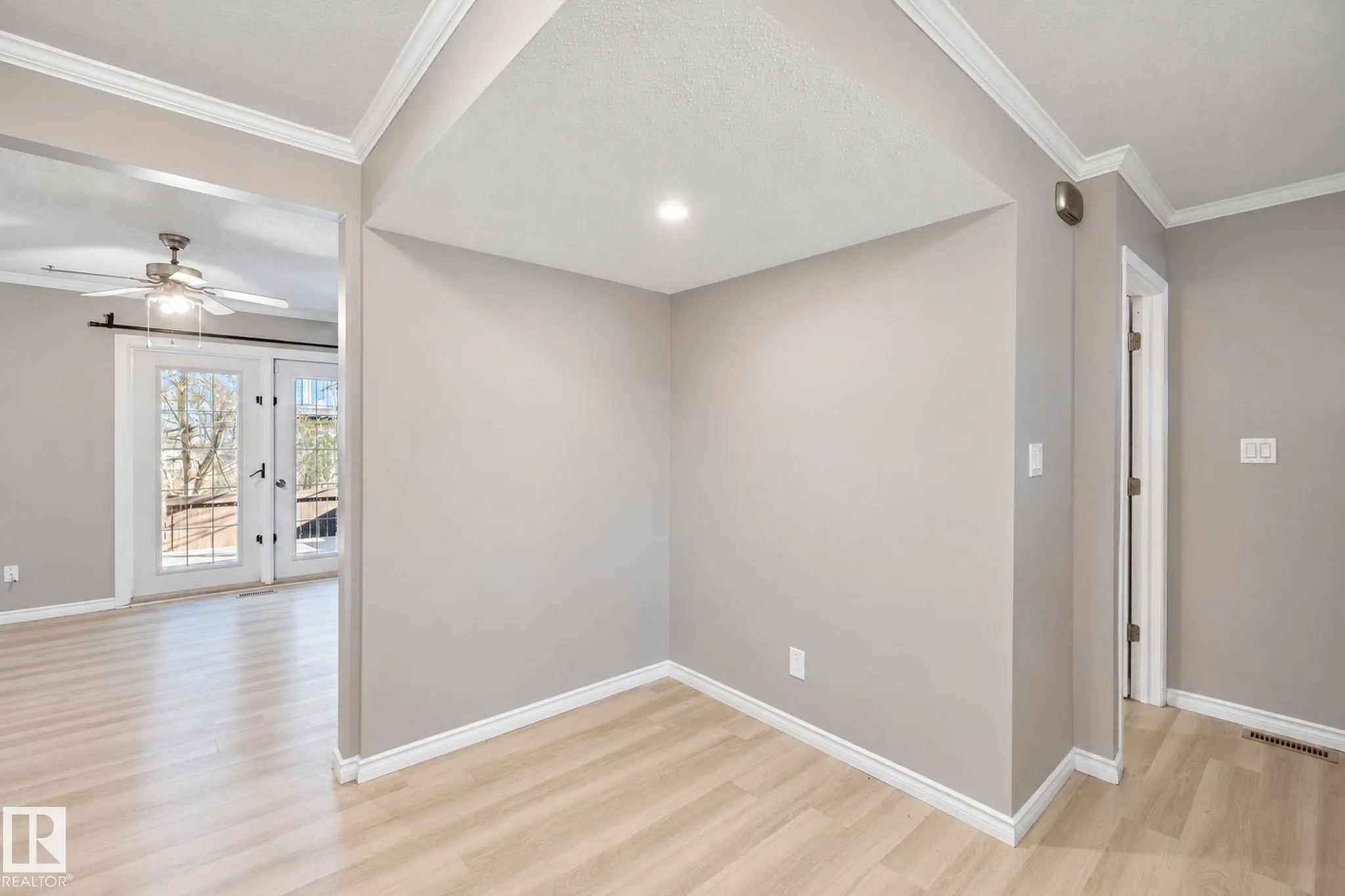 304 SPRUCE Glen