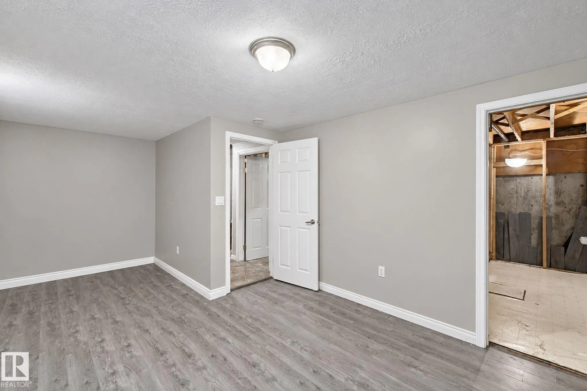 304 SPRUCE Glen