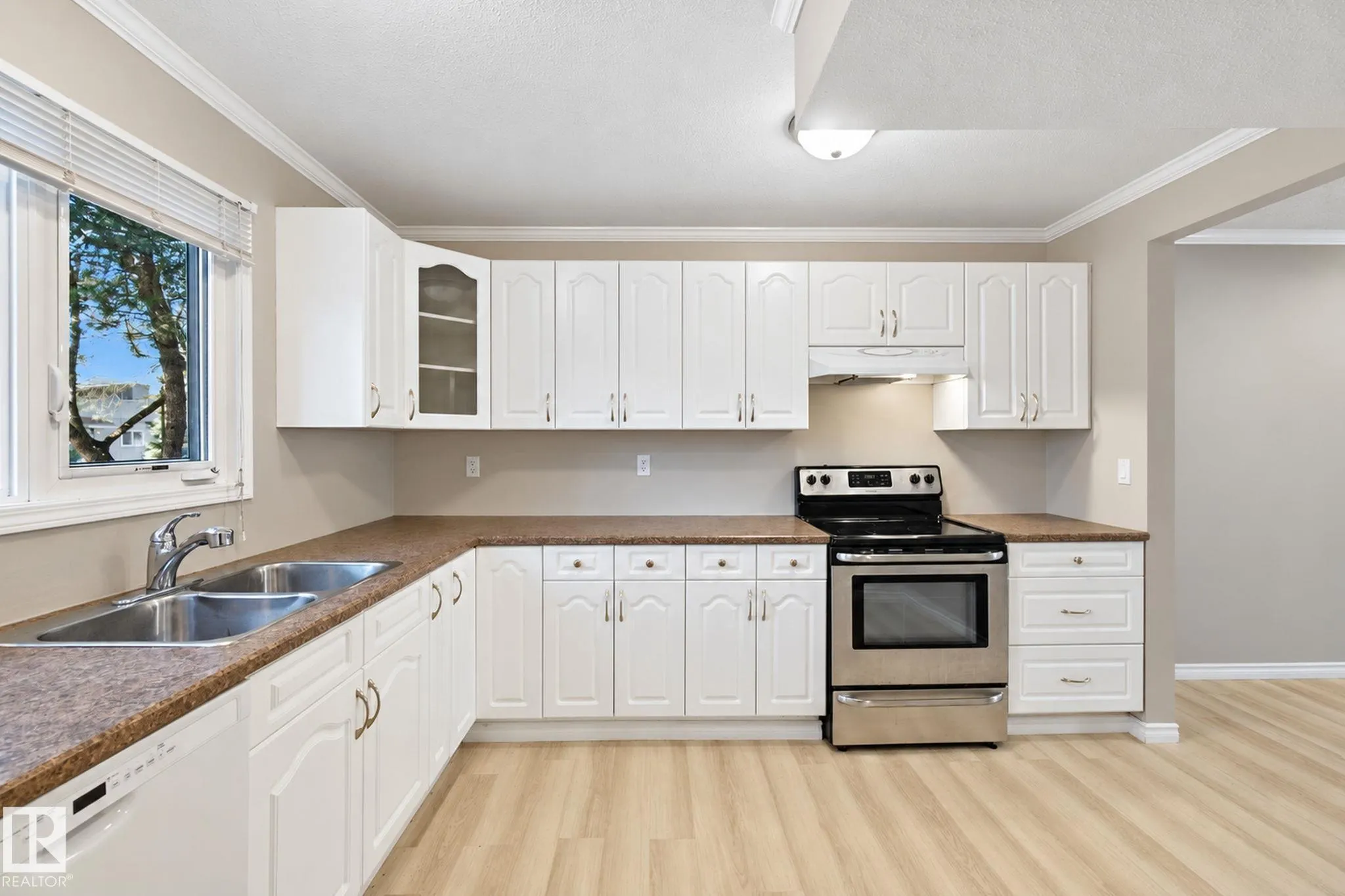 304 SPRUCE Glen