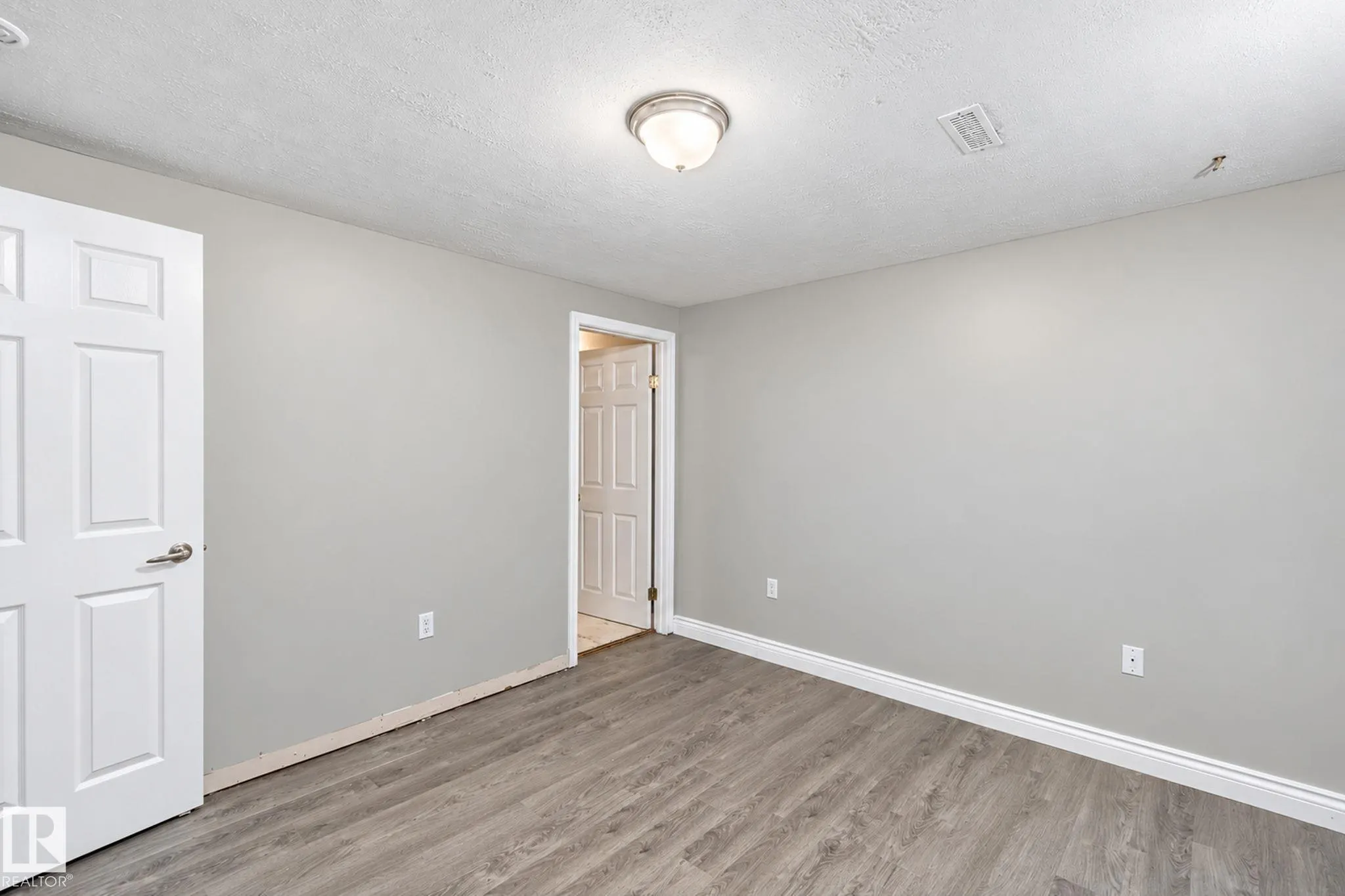 304 SPRUCE Glen