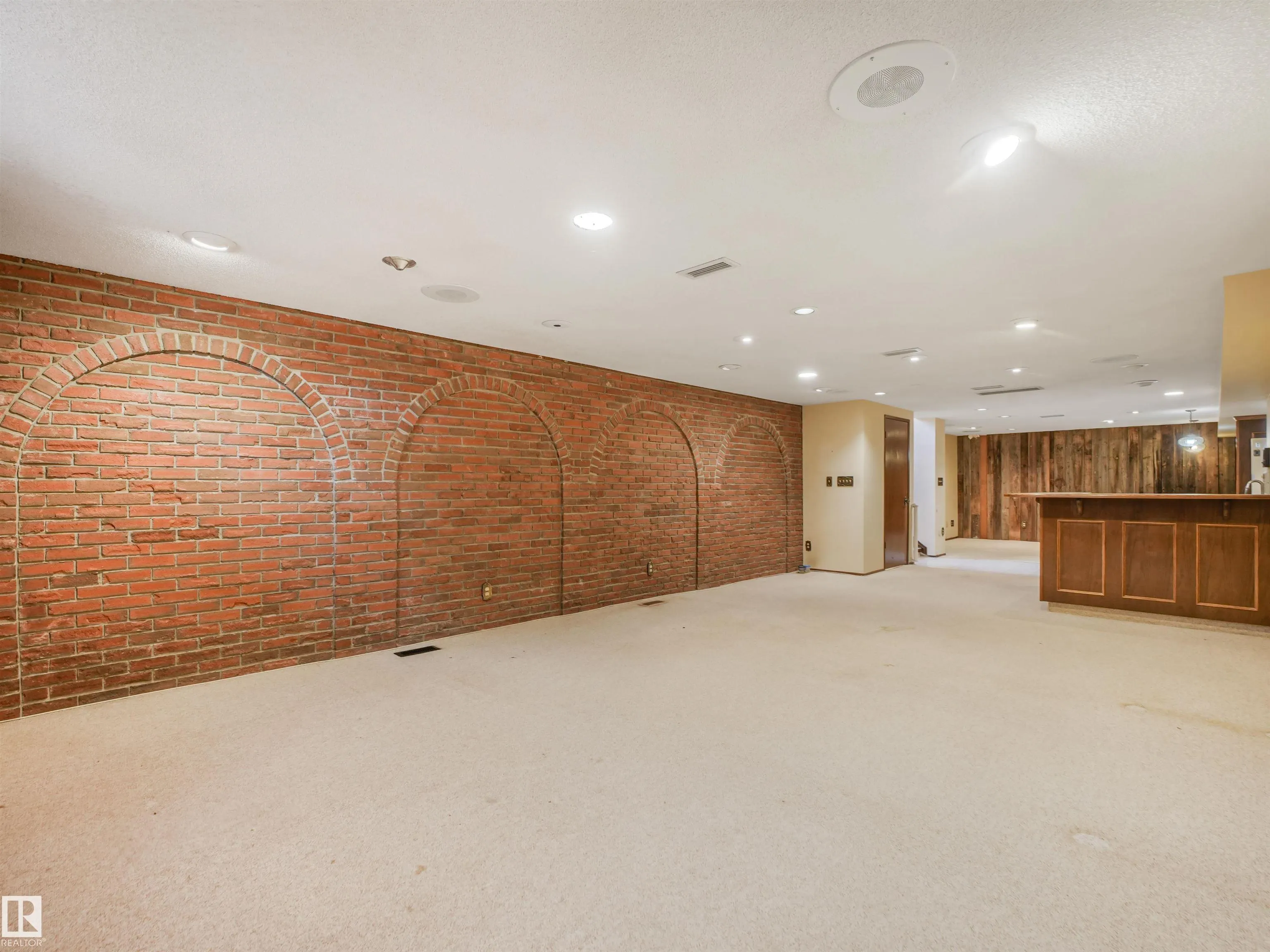 15103 92 Street