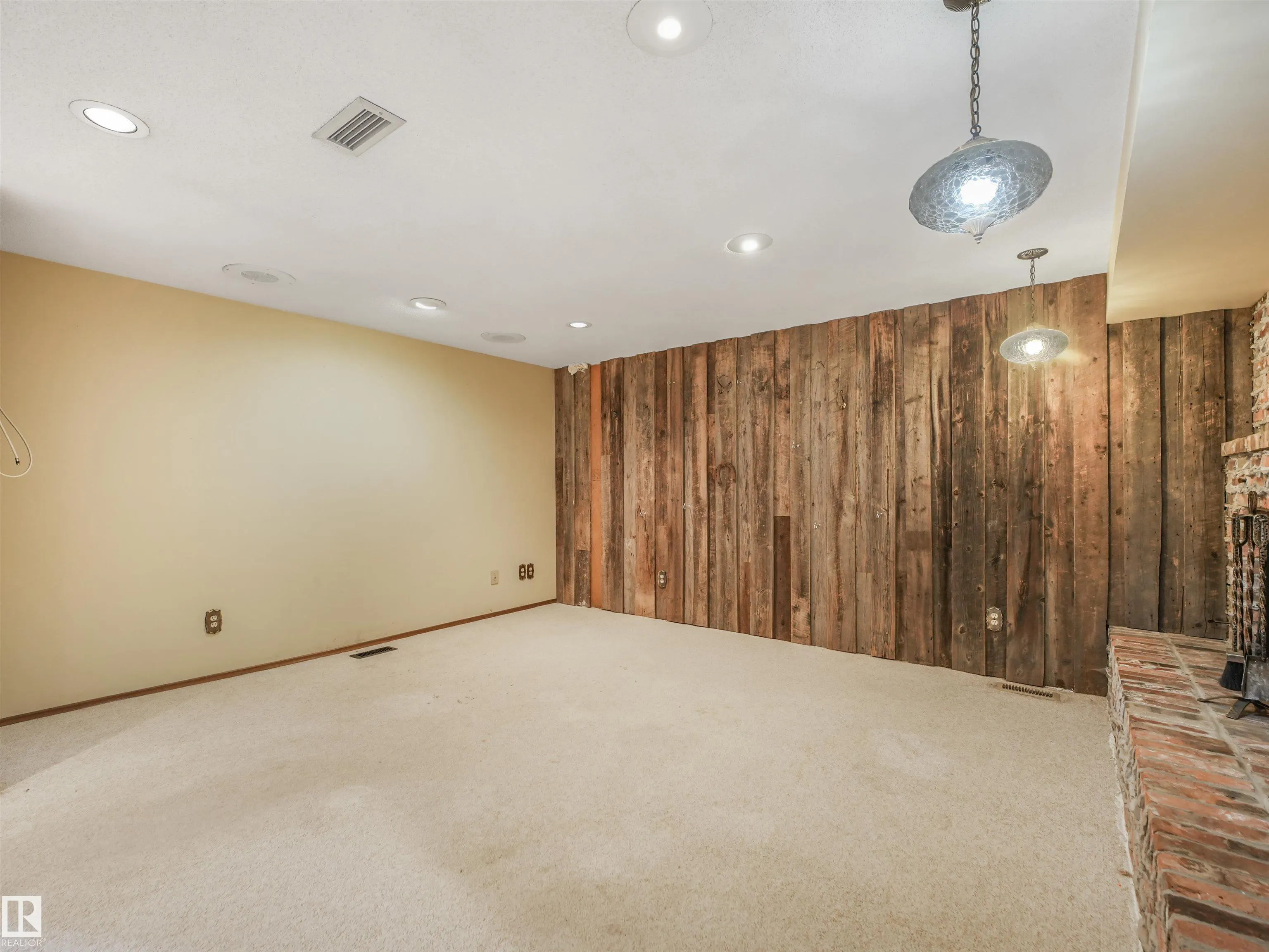 15103 92 Street