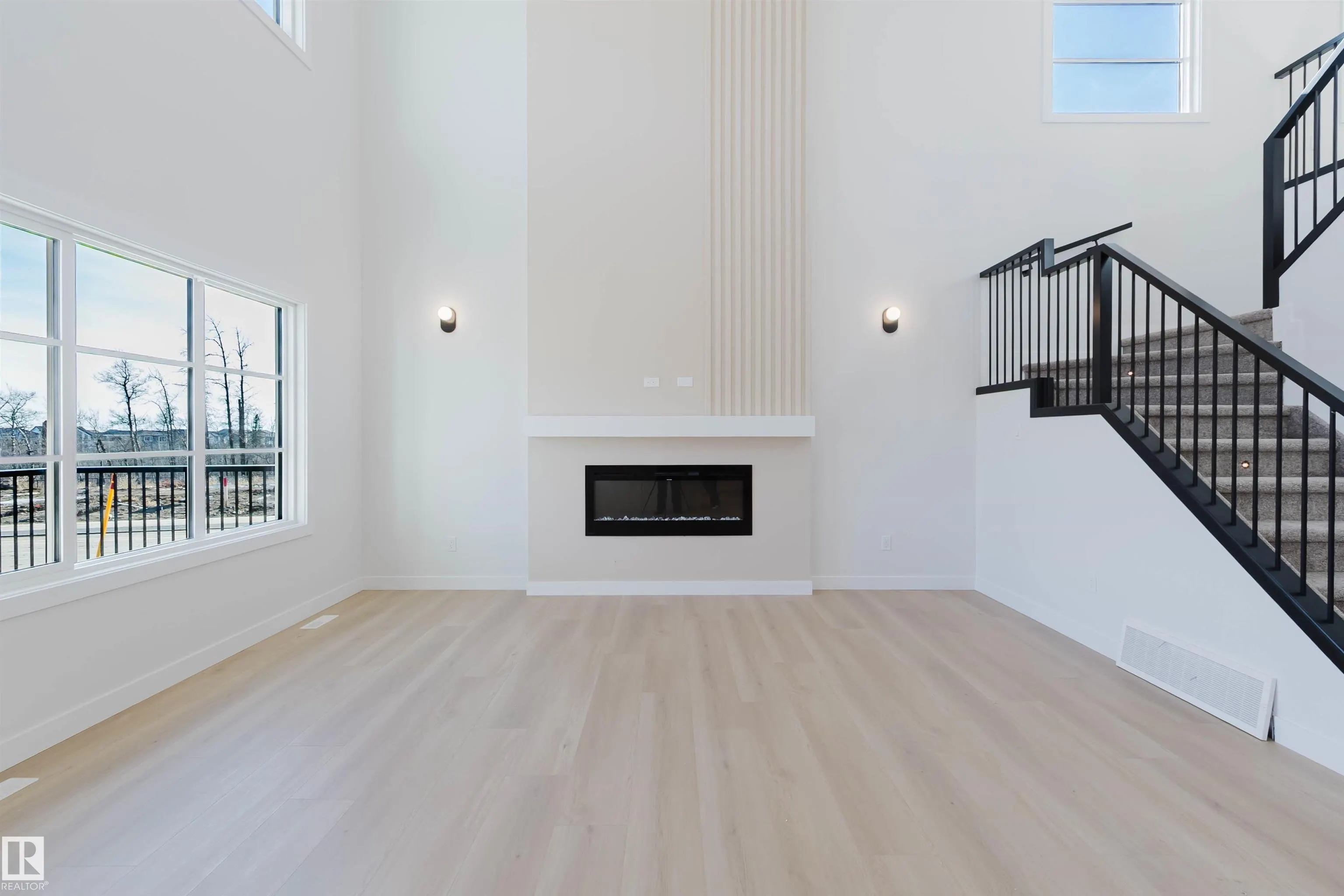955 Elderberry Landing