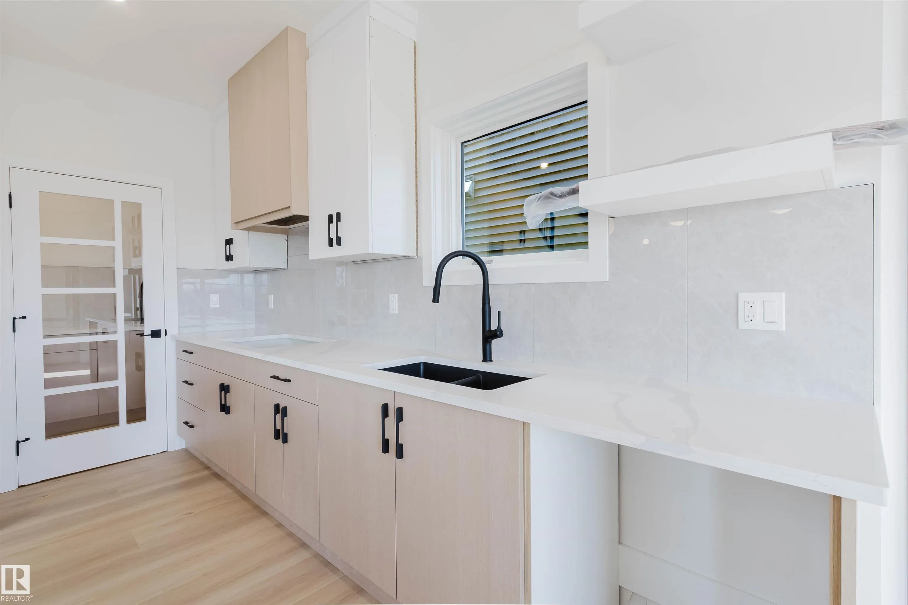 955 Elderberry Landing