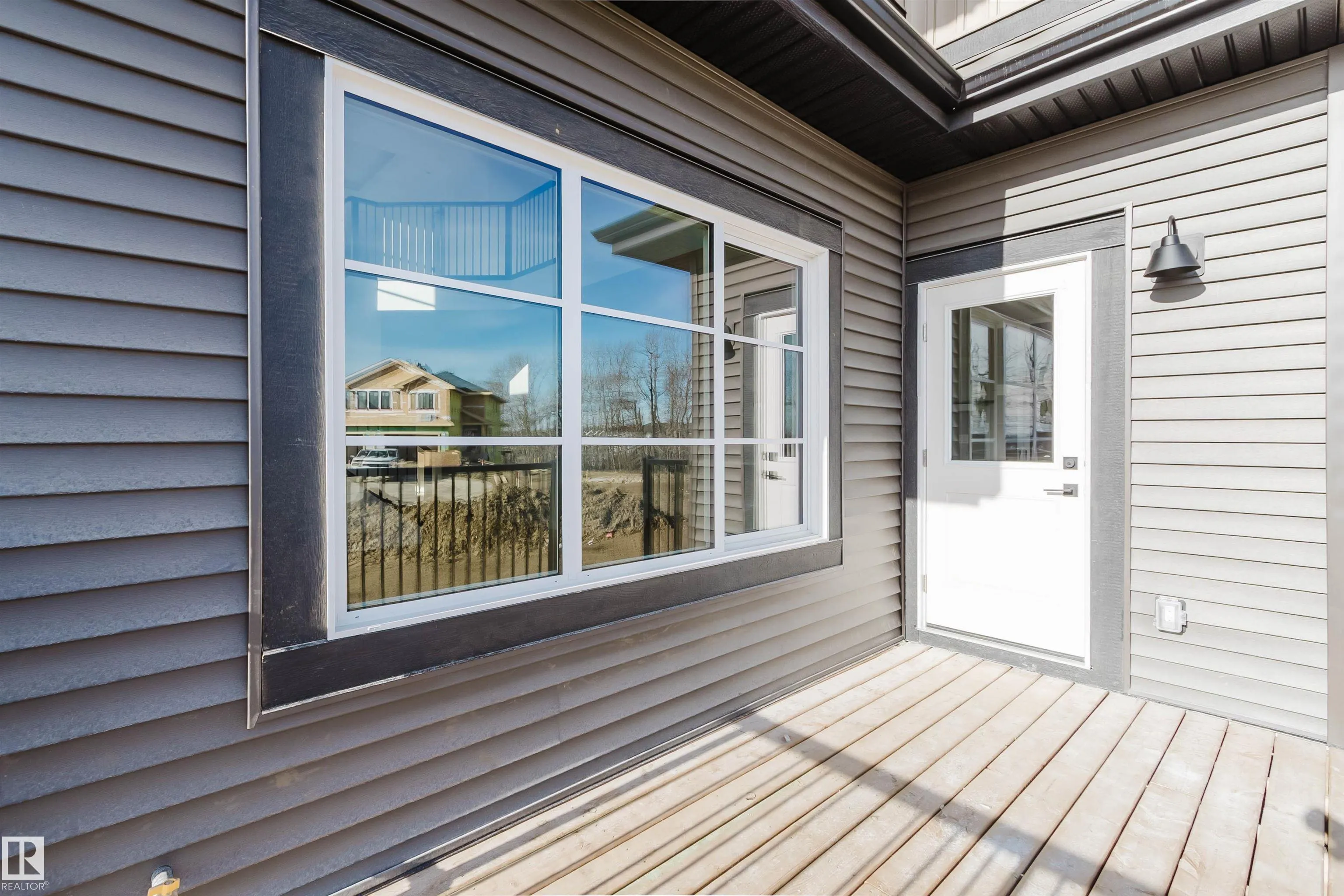 955 Elderberry Landing