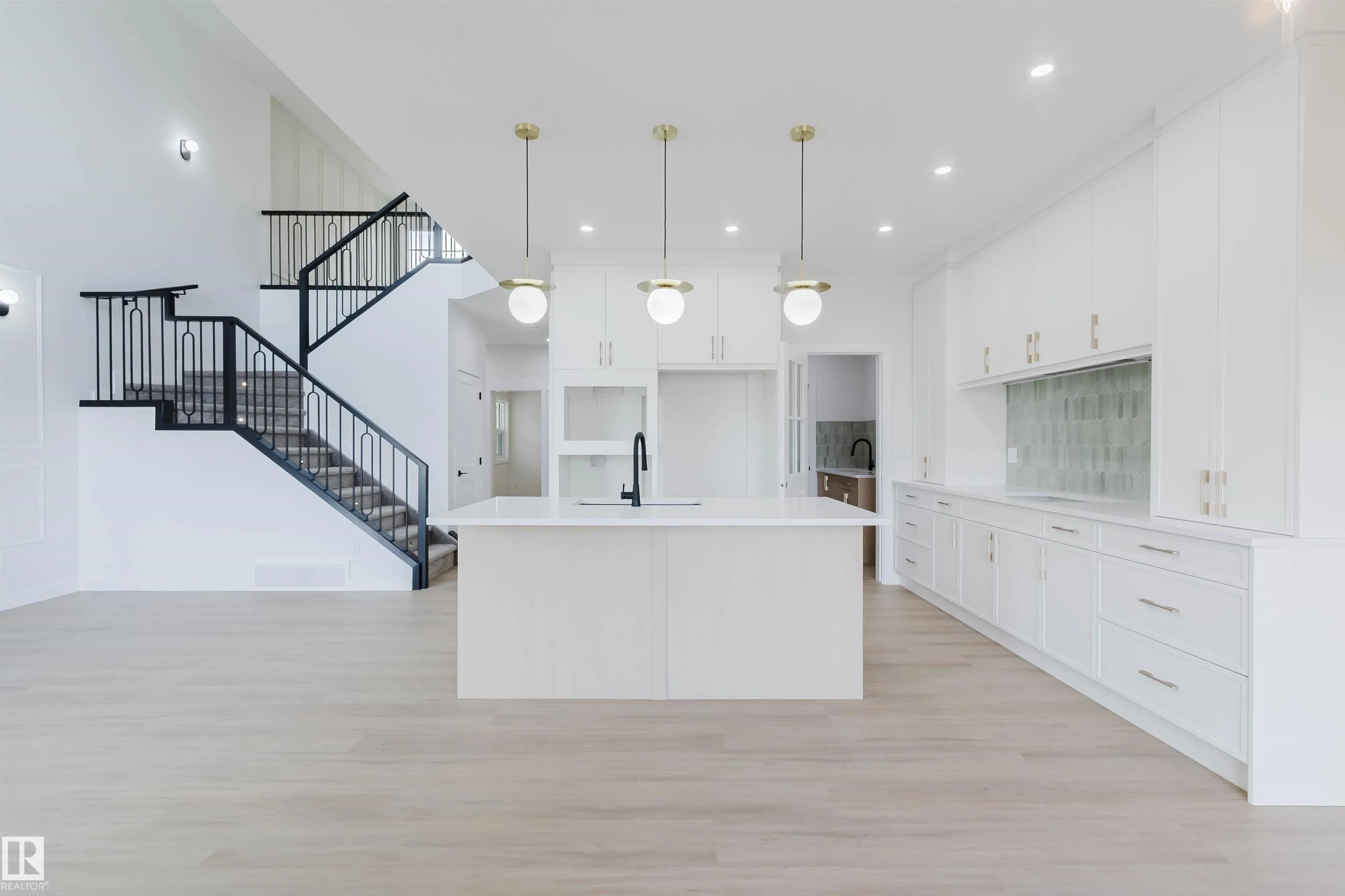 3279 Chernowski Way