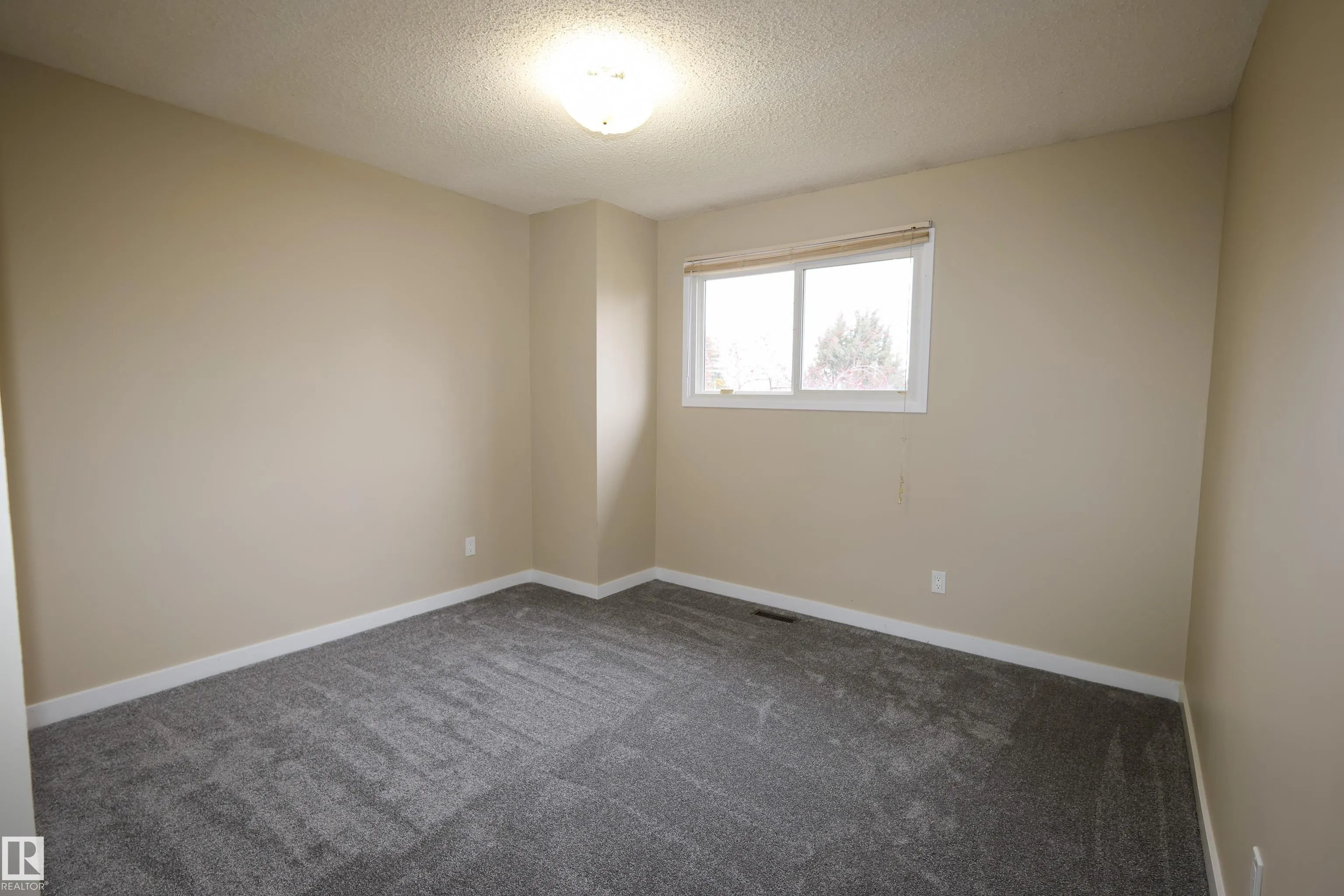 709 GRANDIN Drive