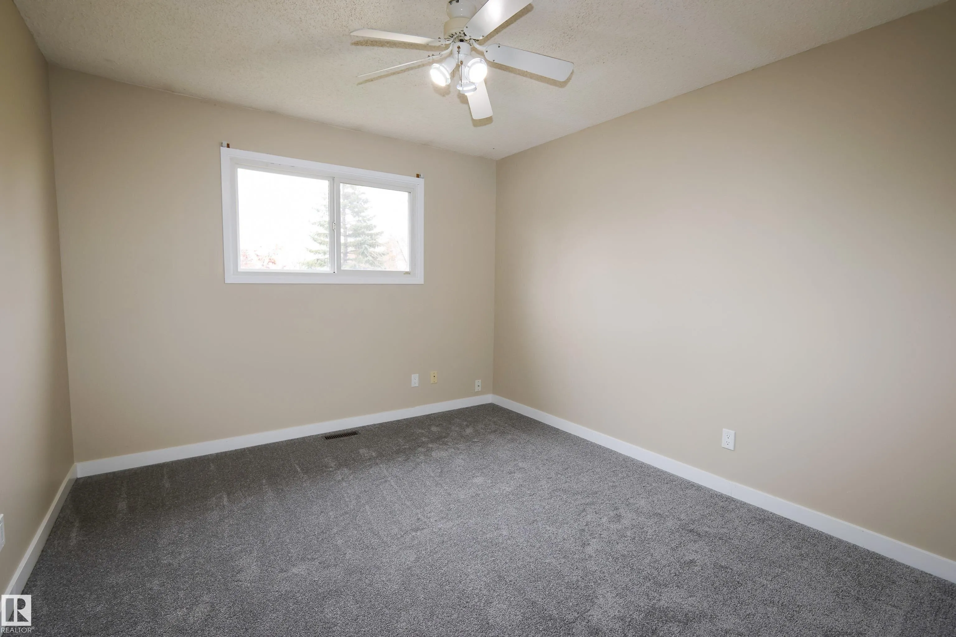 709 GRANDIN Drive