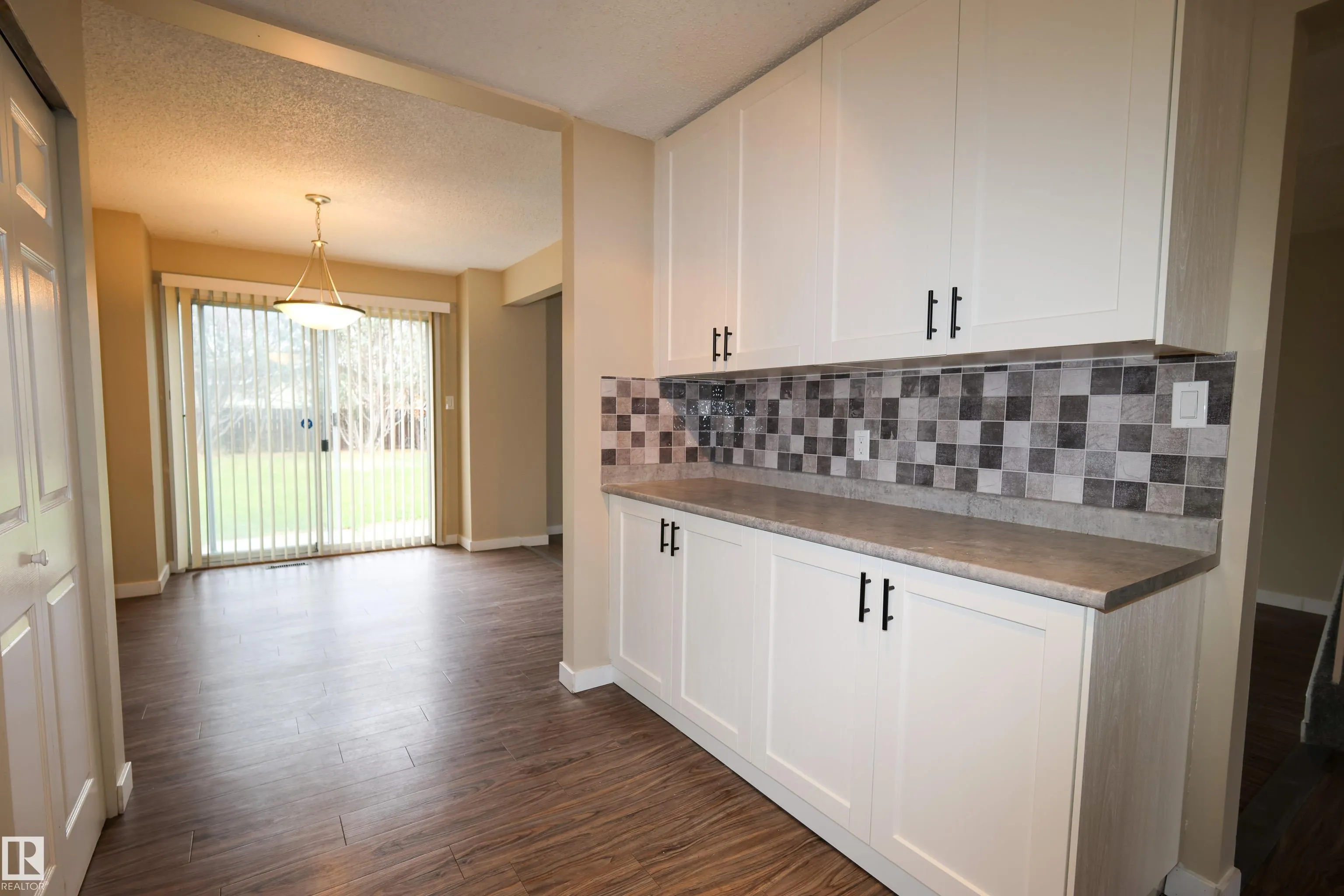 709 GRANDIN Drive