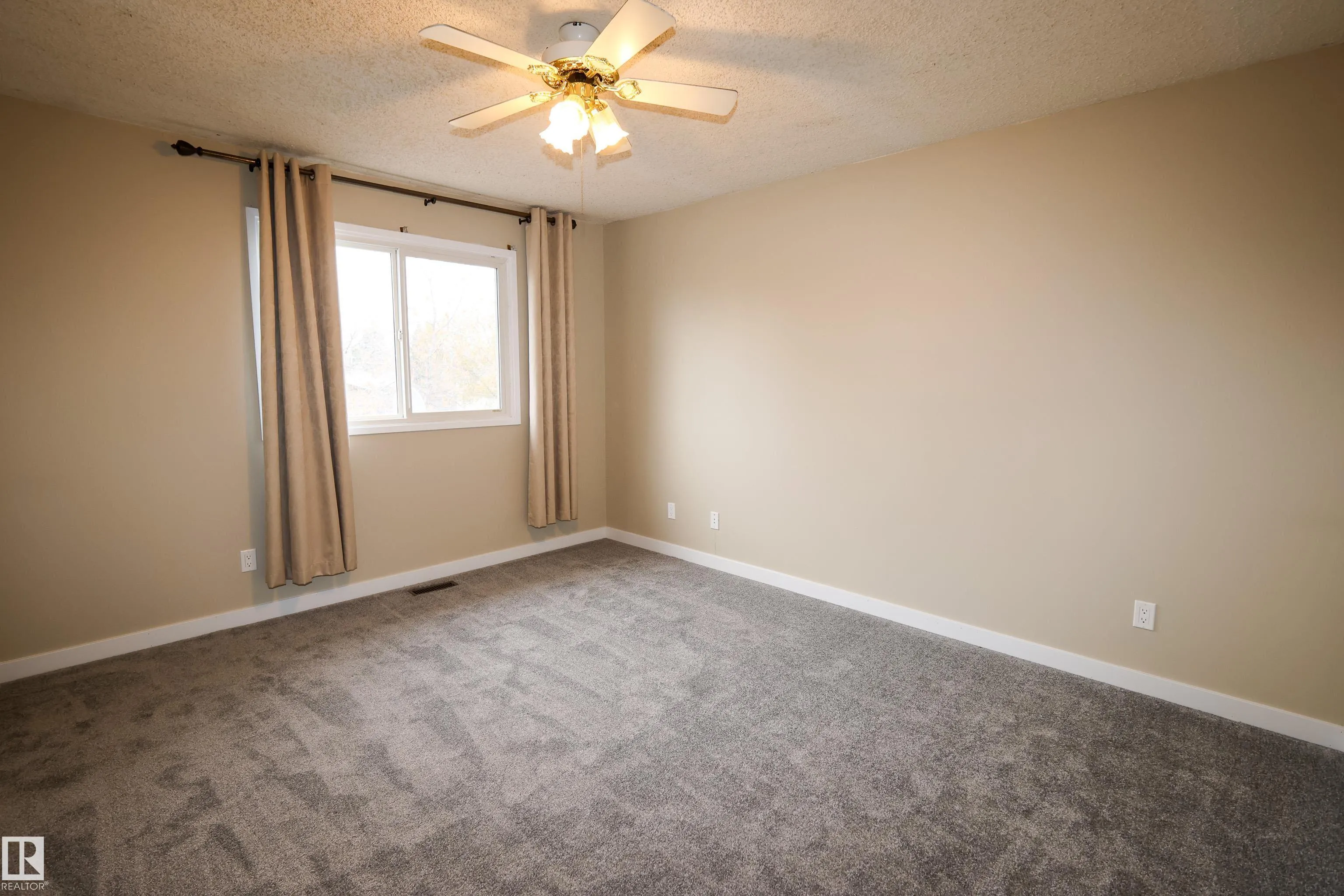 709 GRANDIN Drive