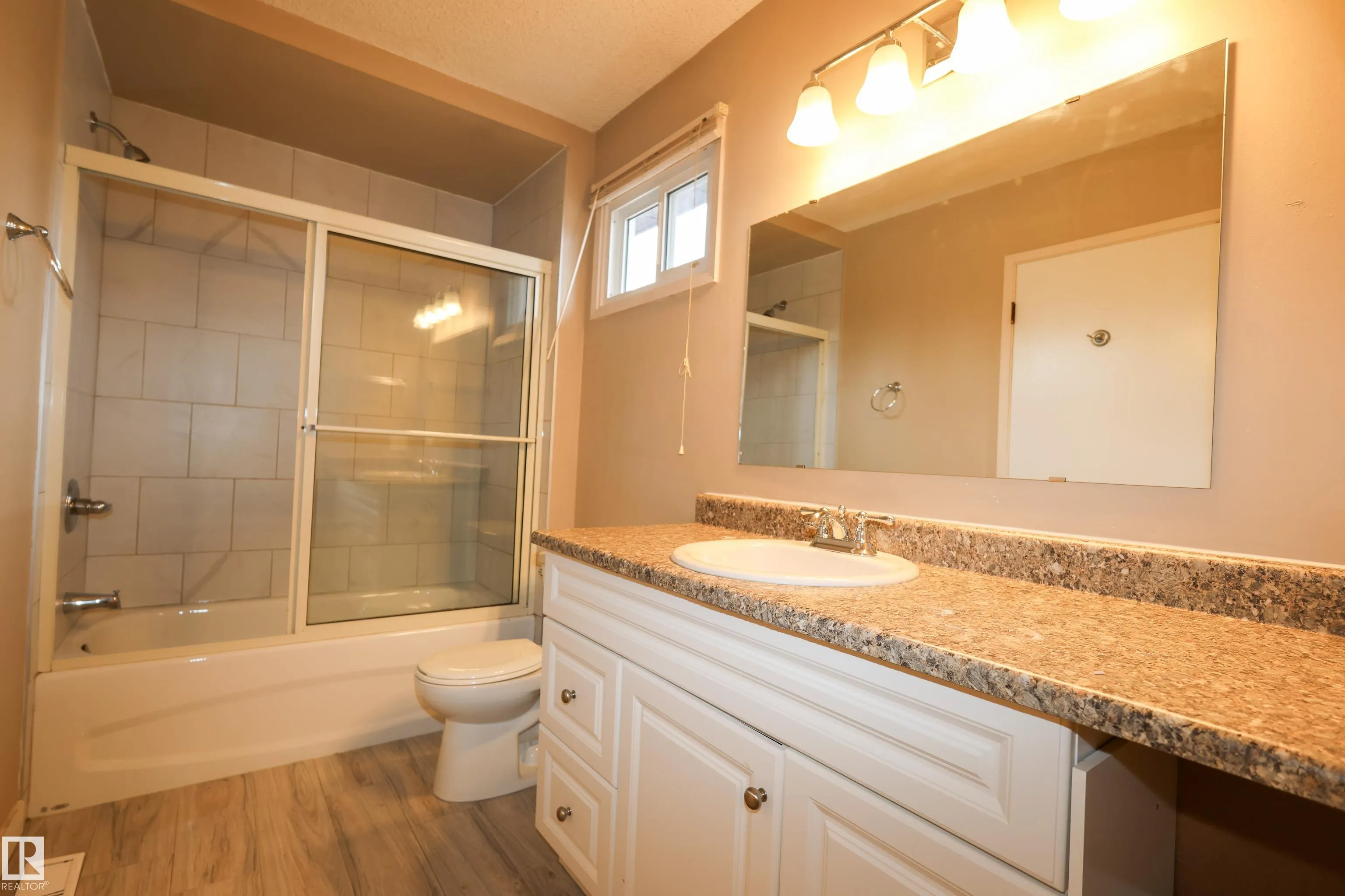 709 GRANDIN Drive