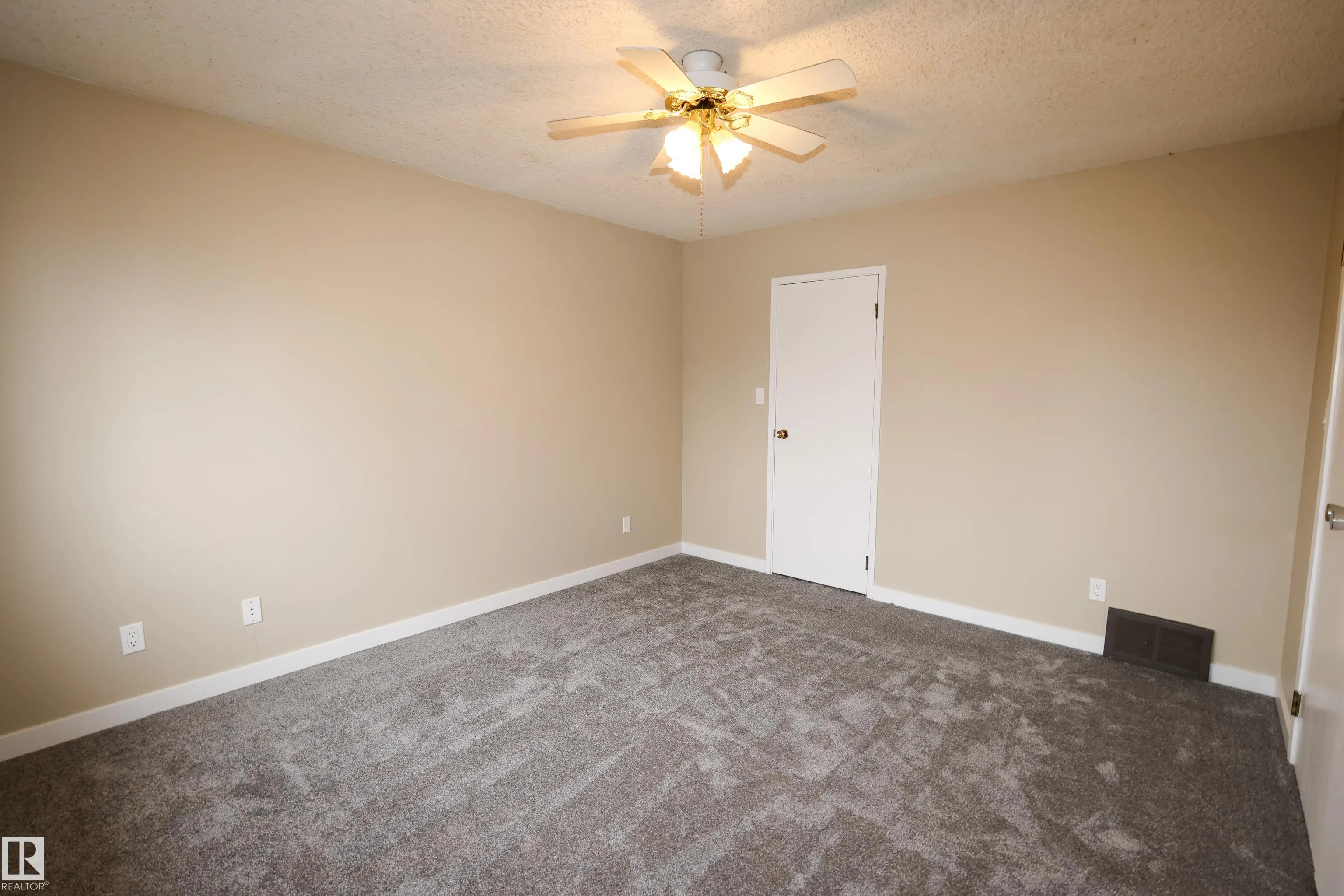 709 GRANDIN Drive