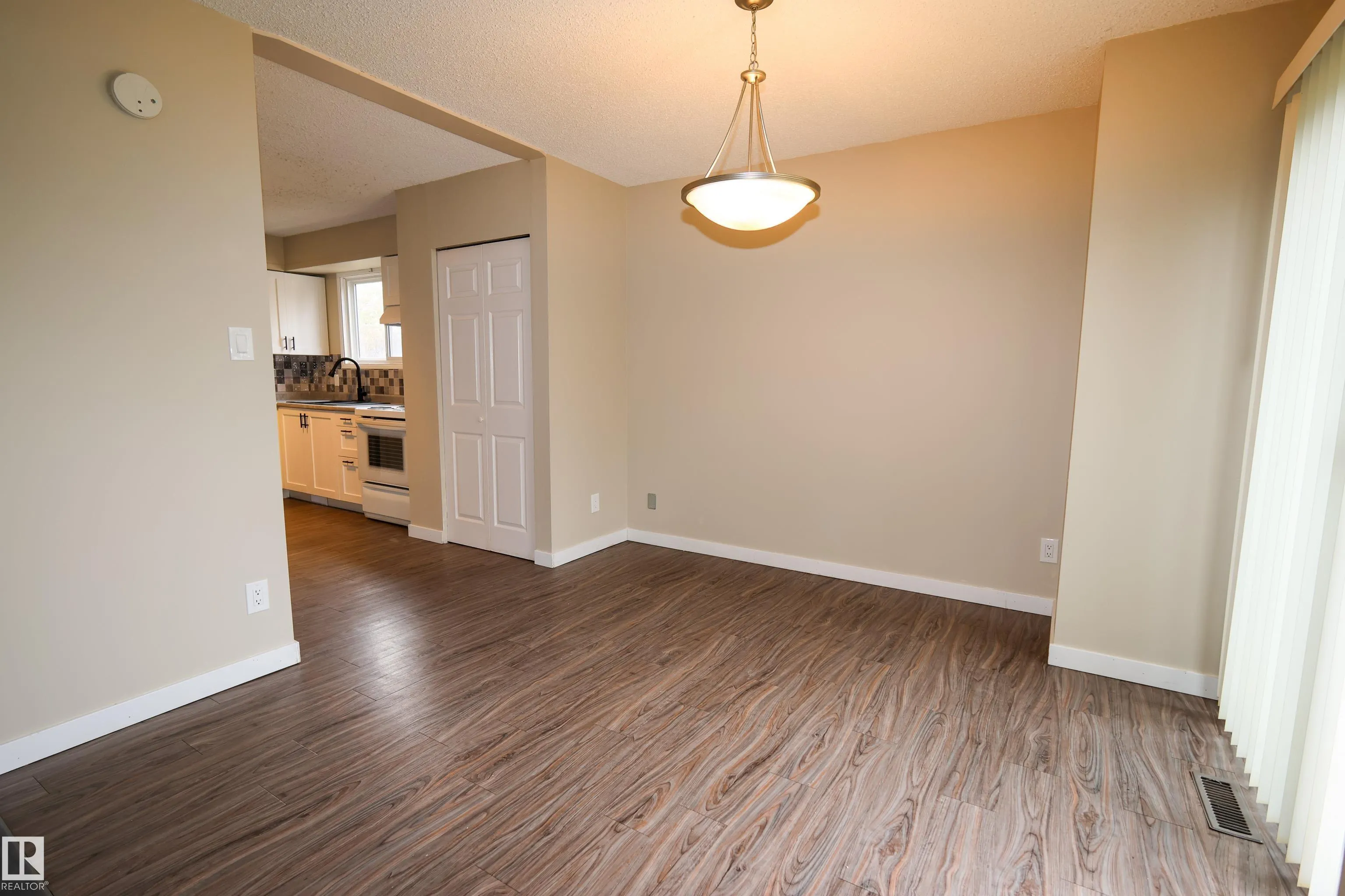 709 GRANDIN Drive