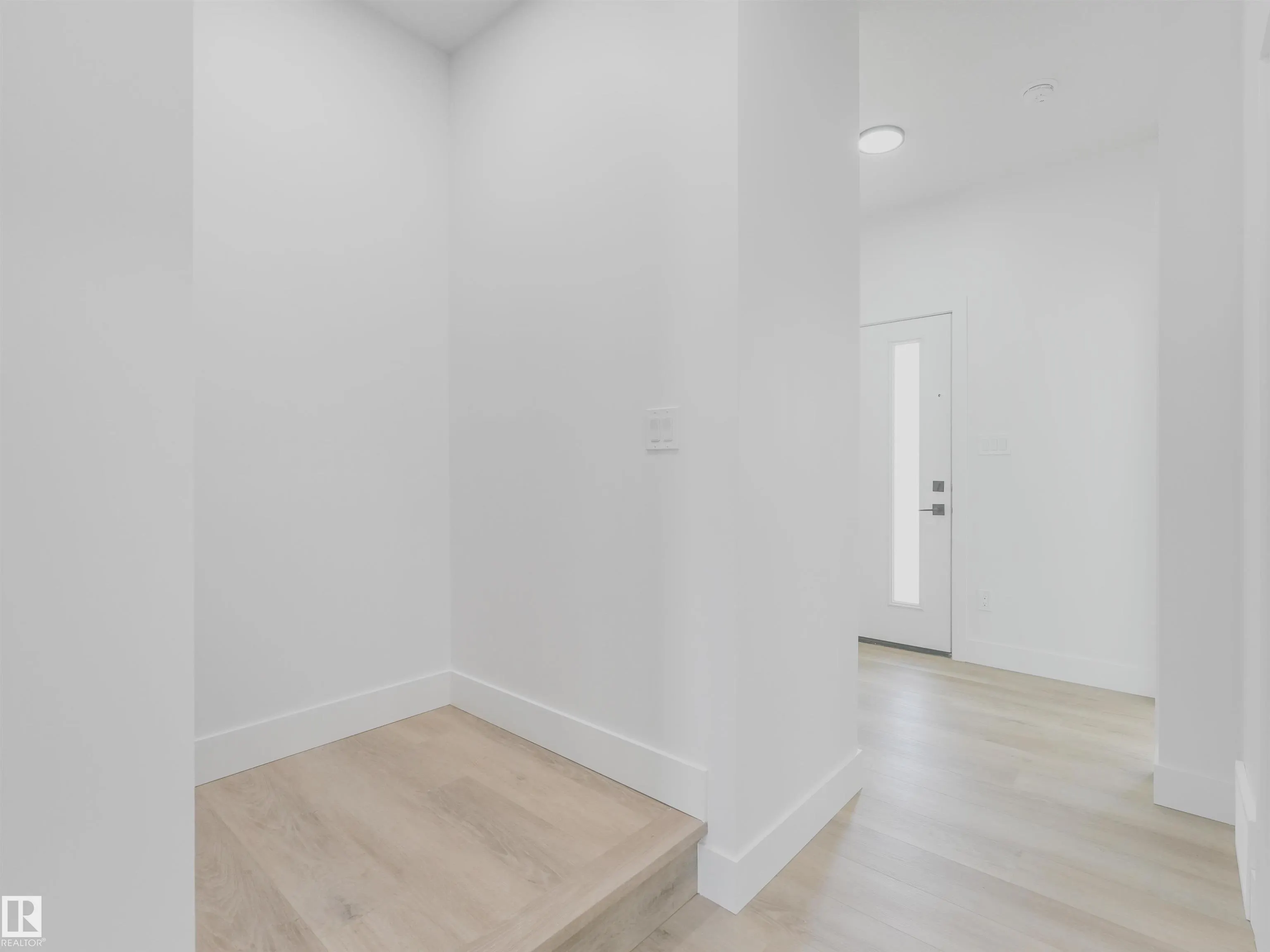 735 30 Street