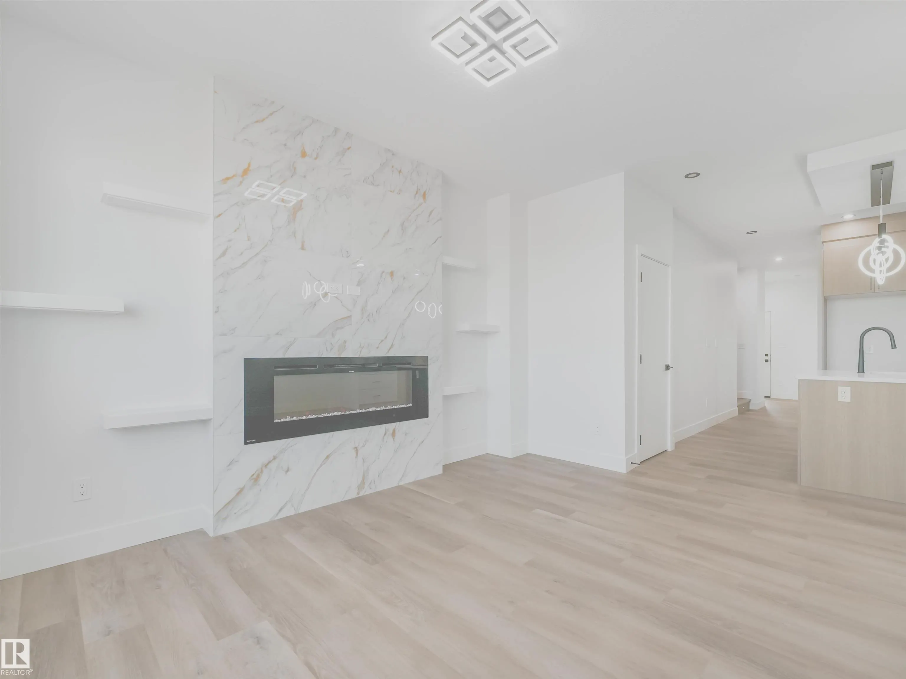 735 30 Street