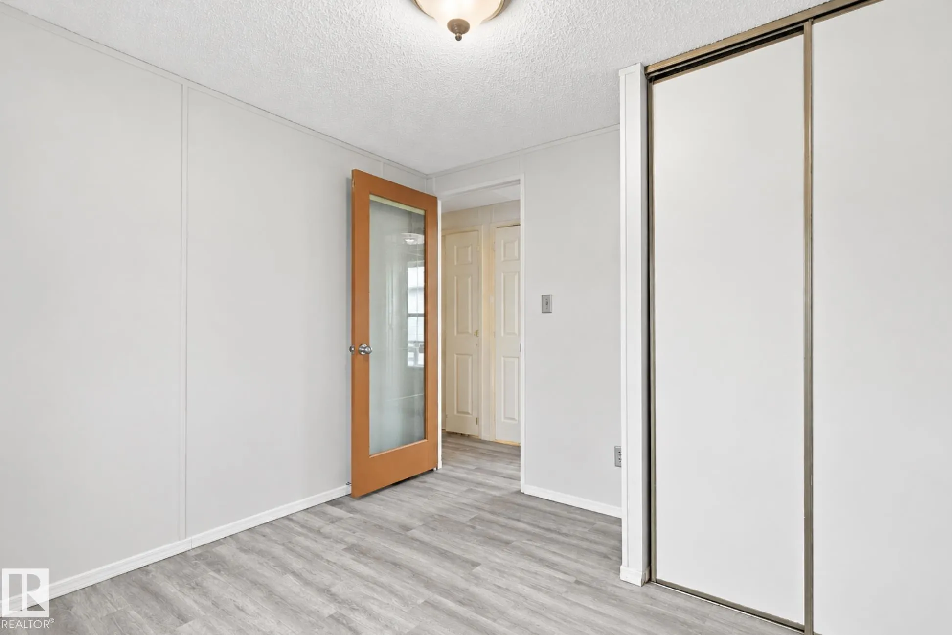 2664 Lakeview Dr