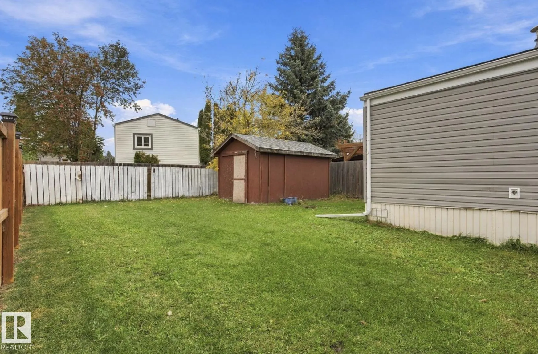 2664 Lakeview Dr