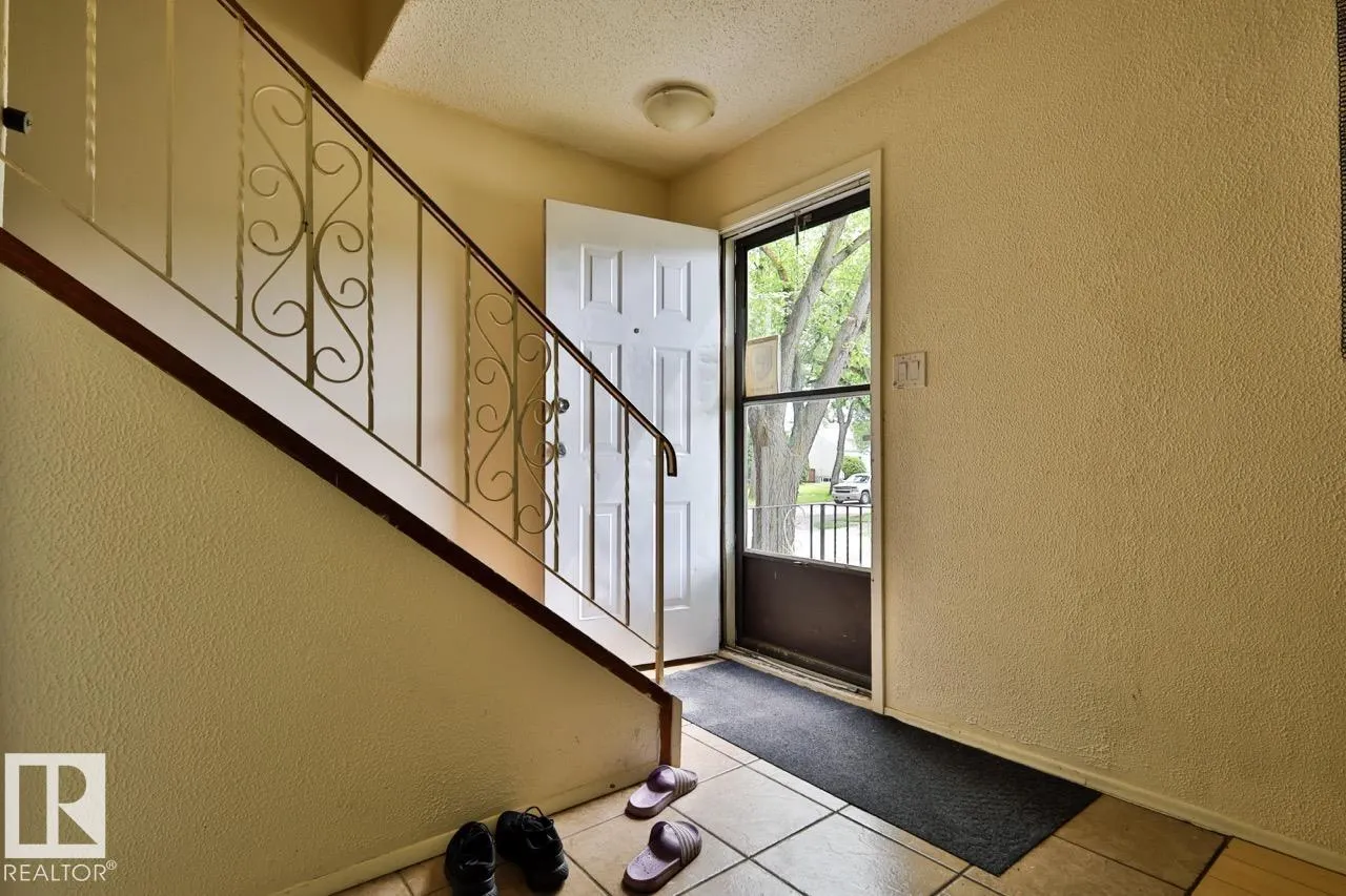 8704 8708 117 Avenue