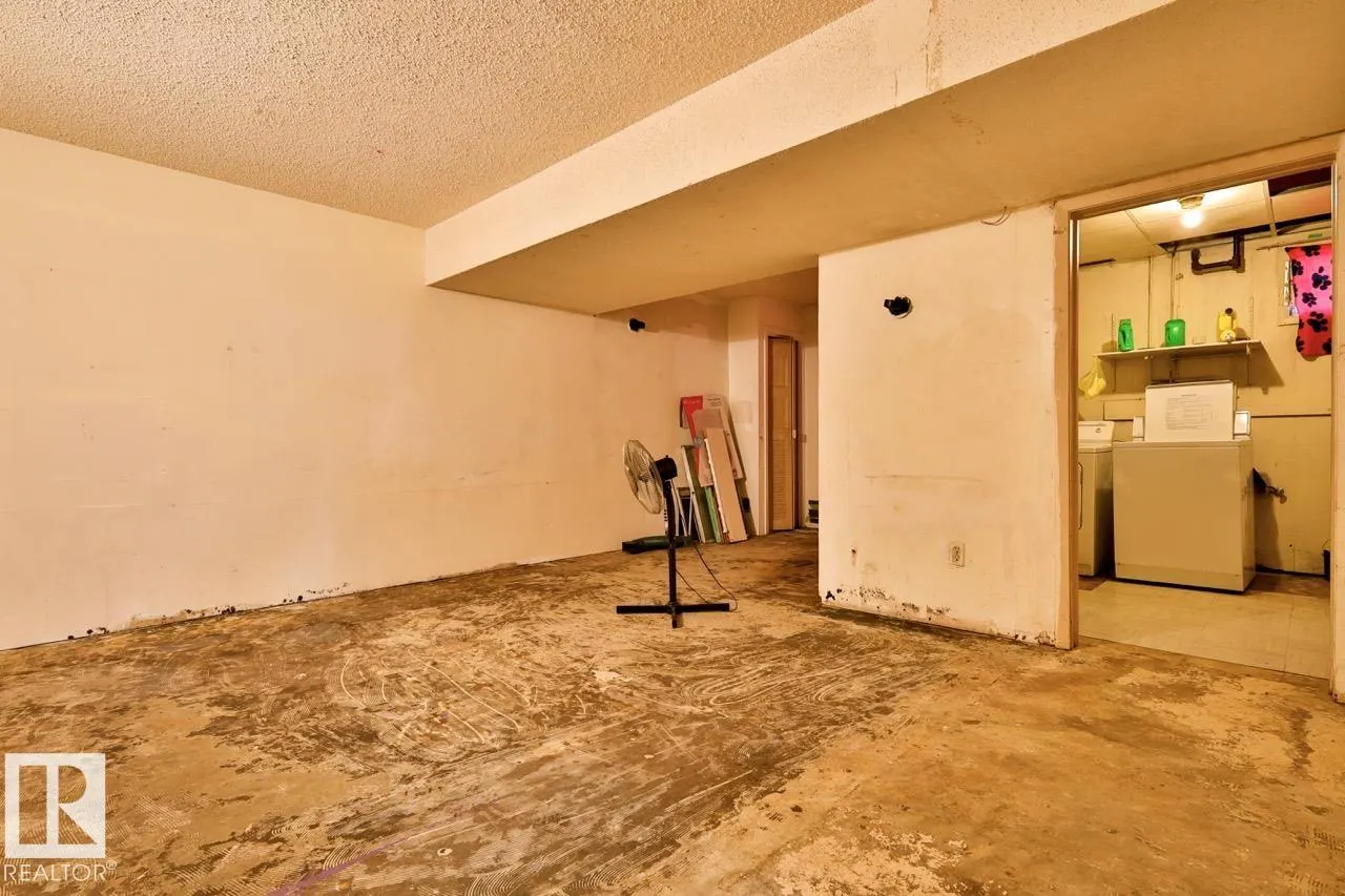 8704 8708 117 Avenue