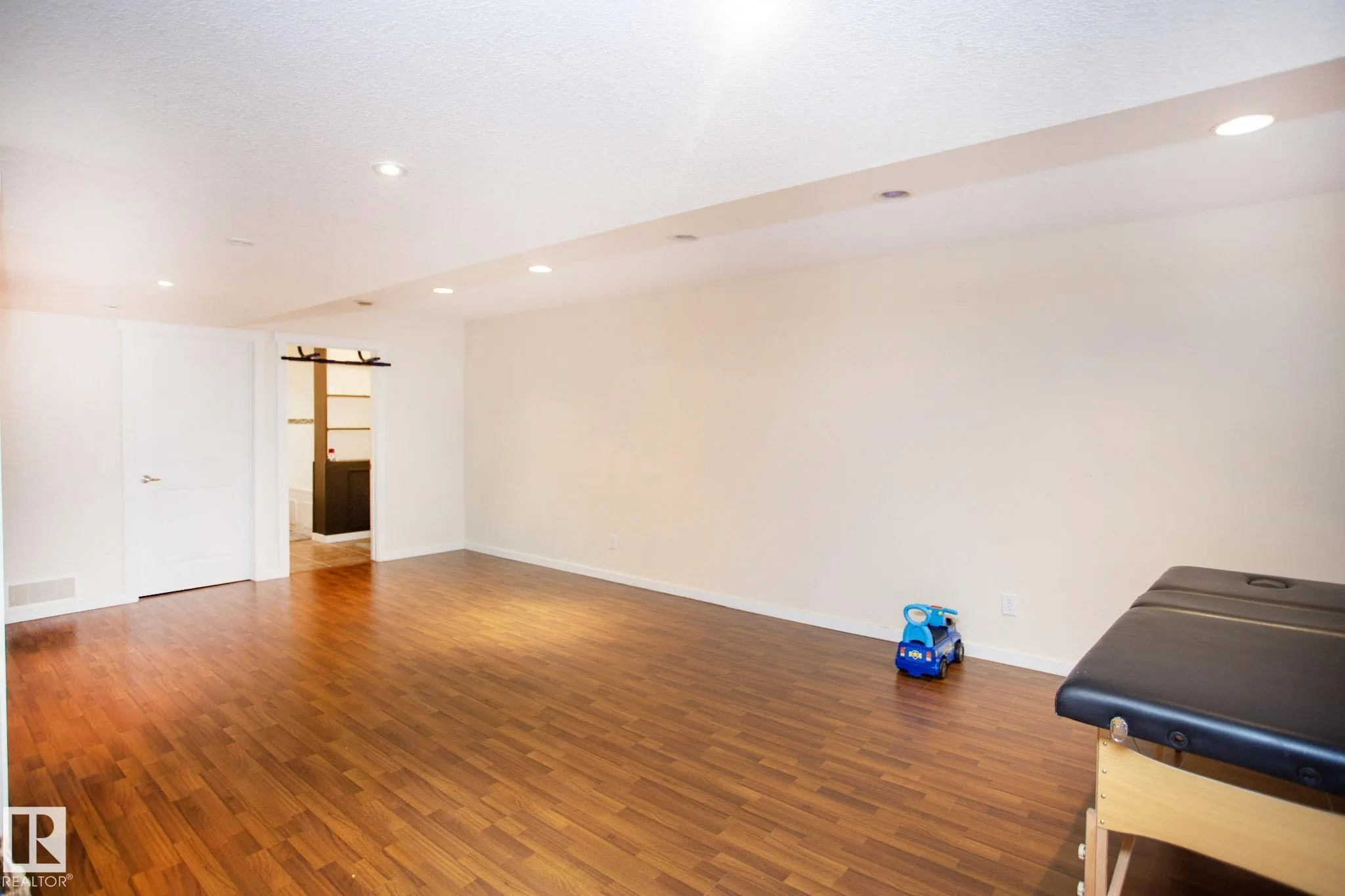 14 NEVIS Close