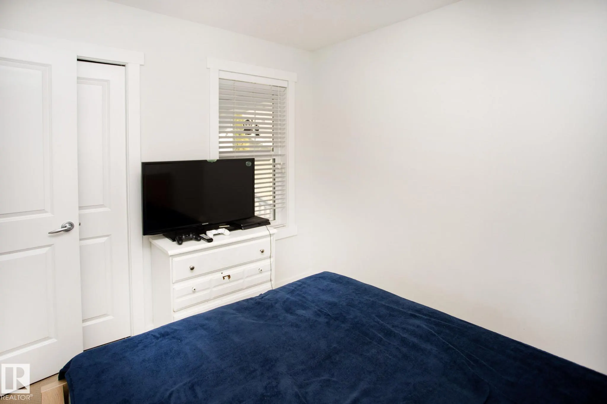 14 NEVIS Close