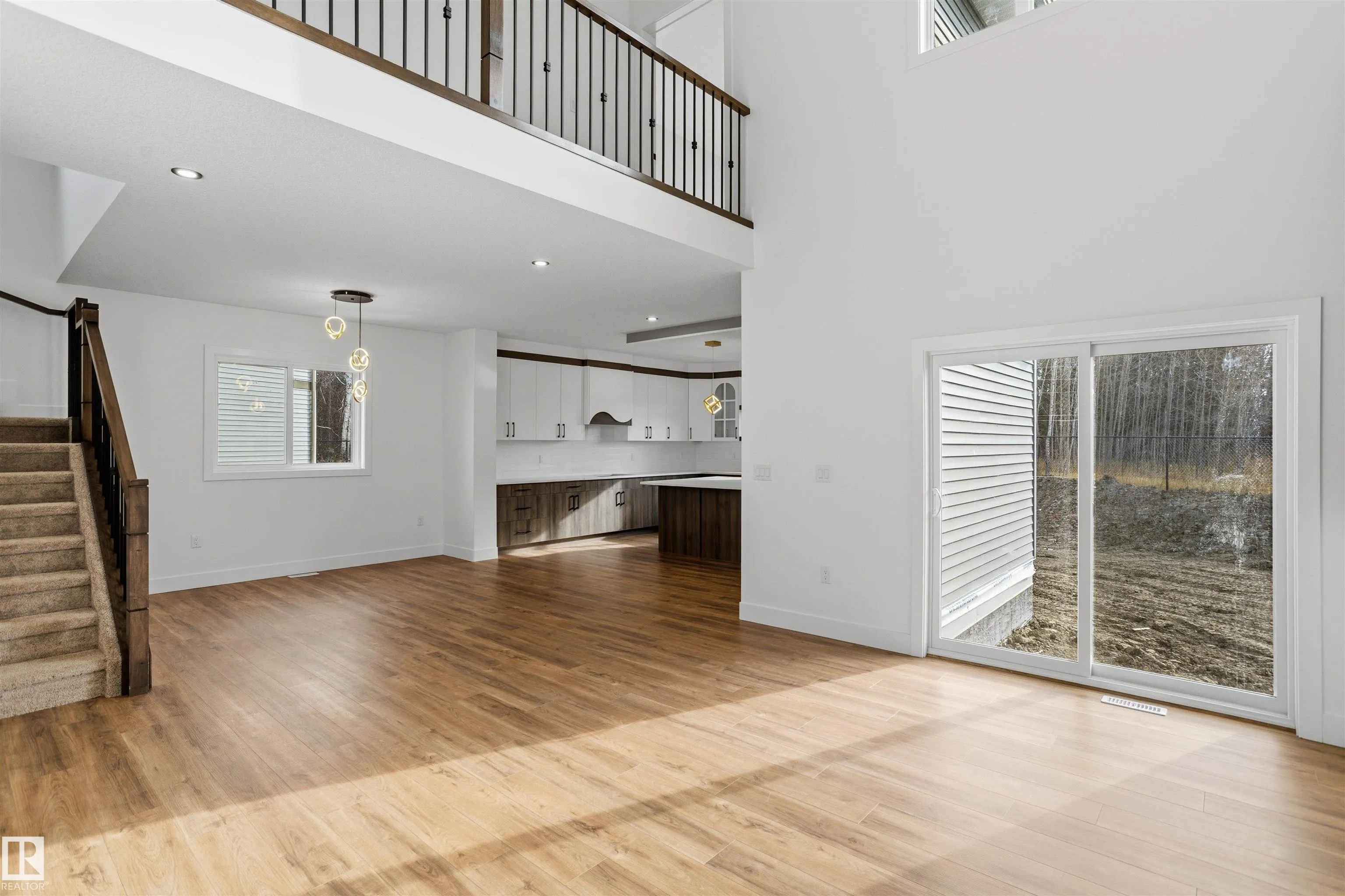 32 MEADOWGROVE Landing