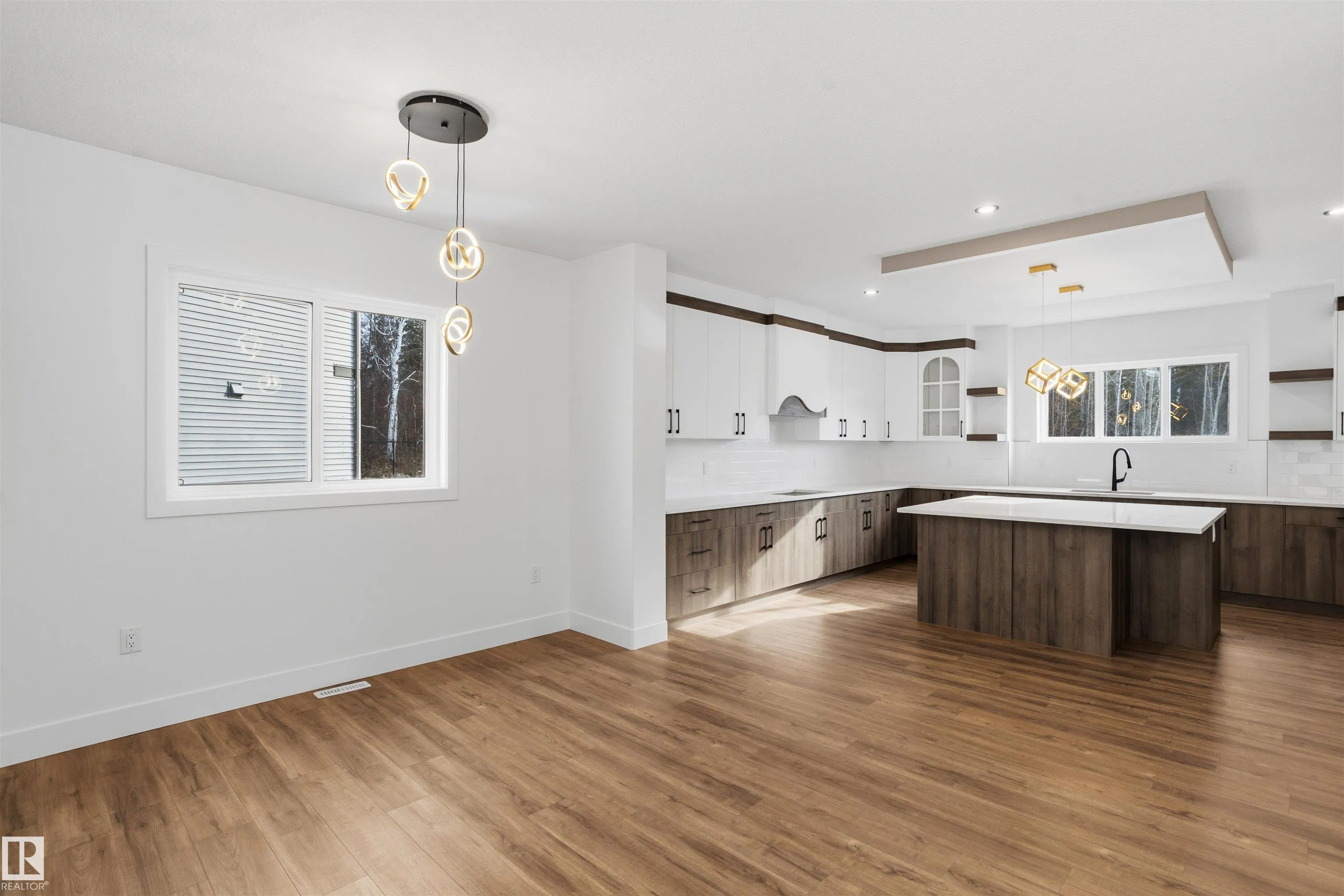 32 MEADOWGROVE Landing