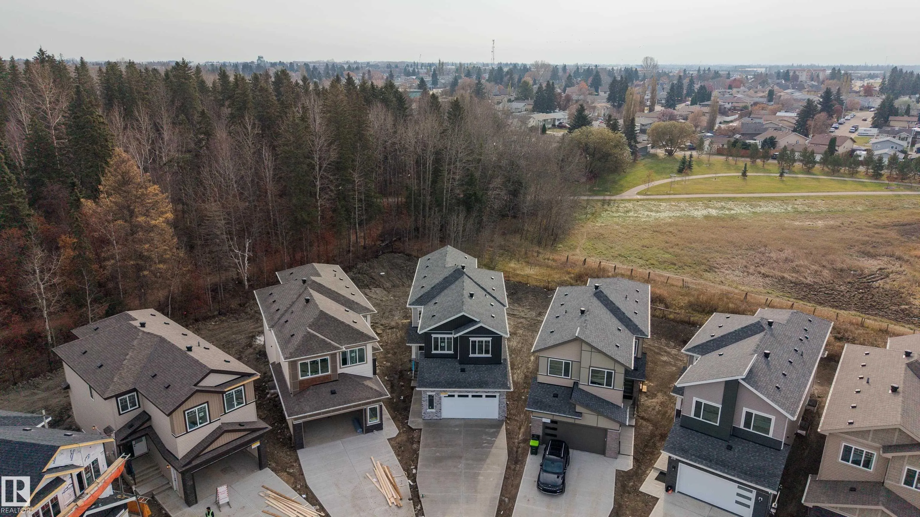 32 MEADOWGROVE Landing