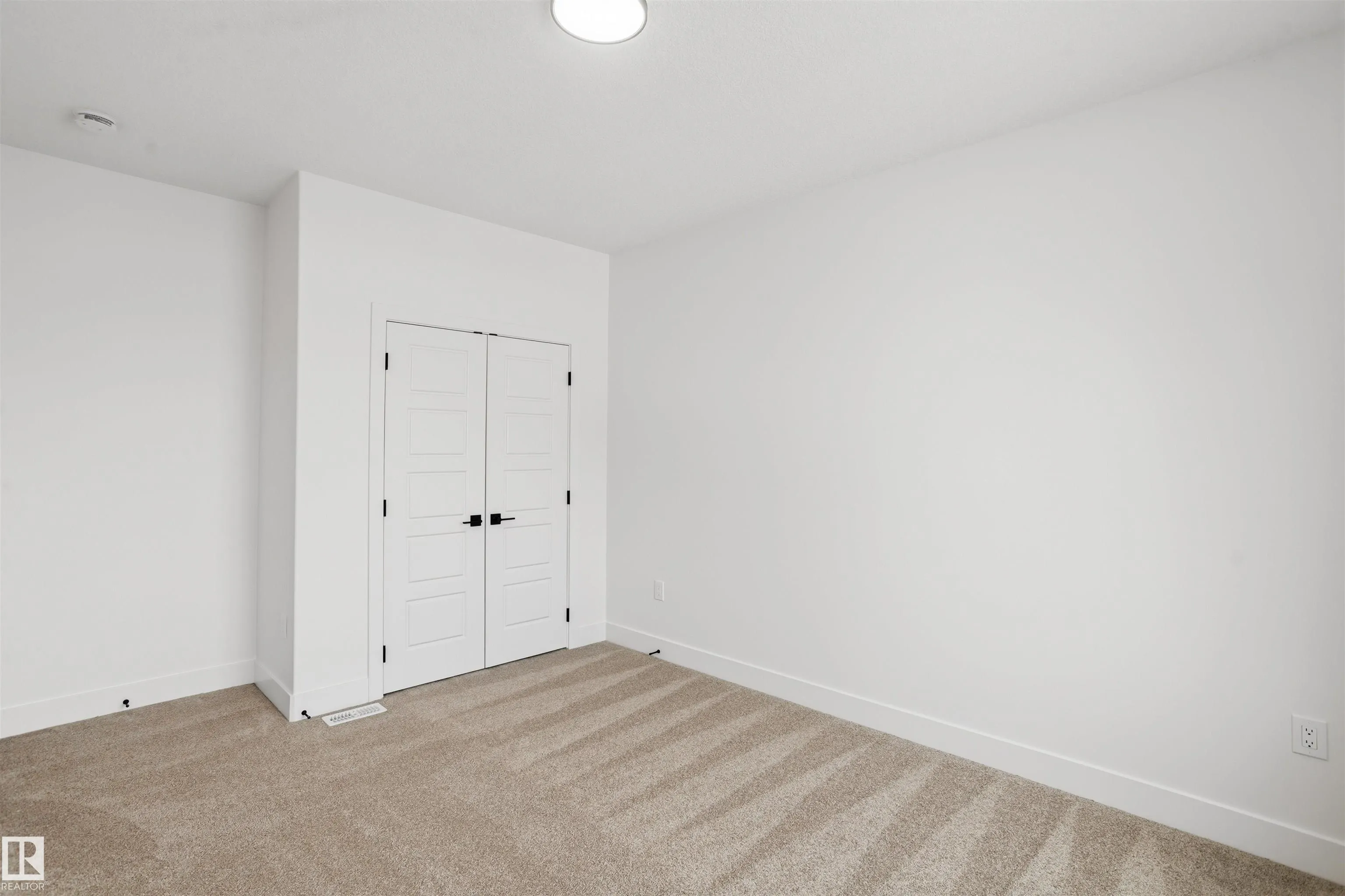 32 MEADOWGROVE Landing