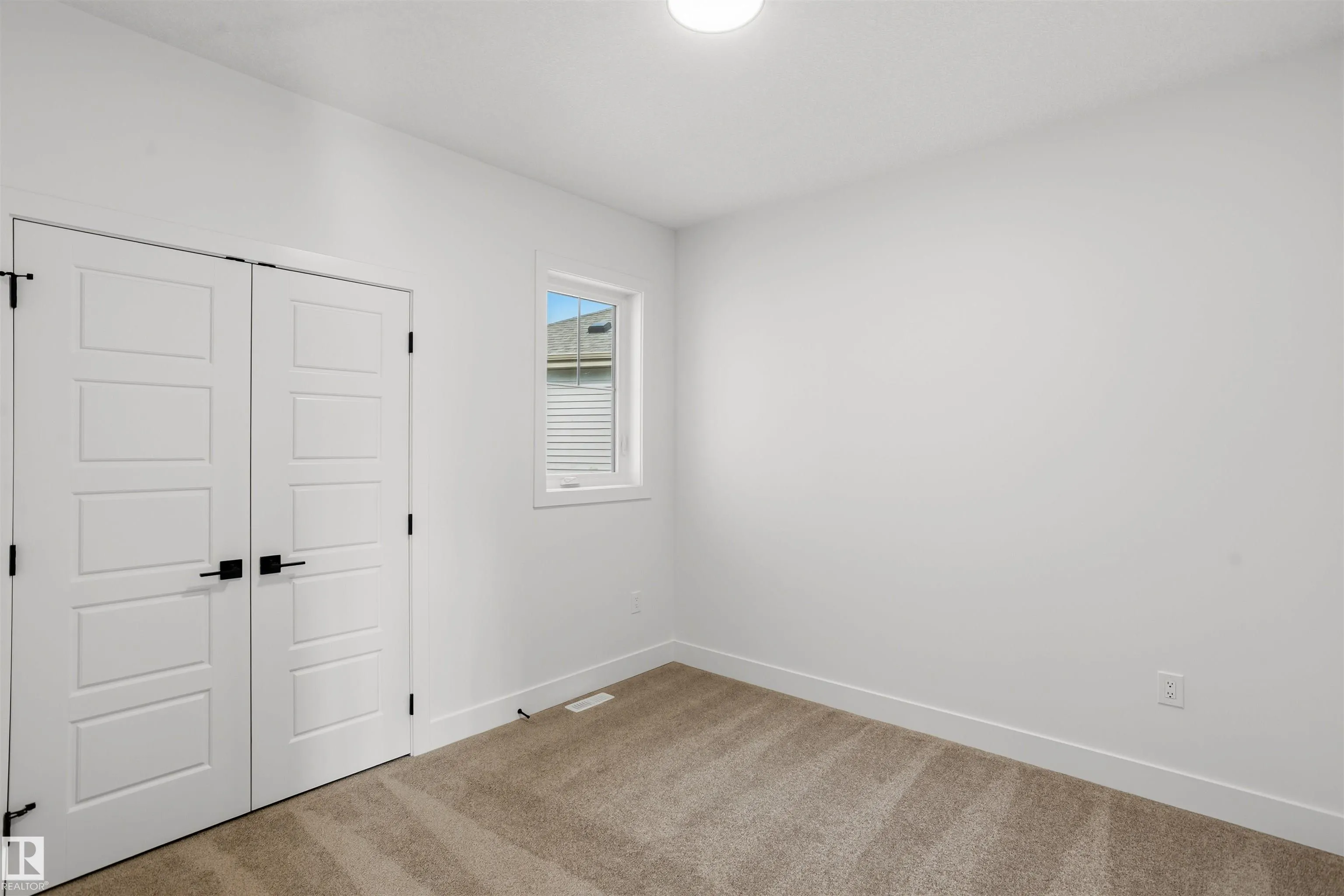 32 MEADOWGROVE Landing