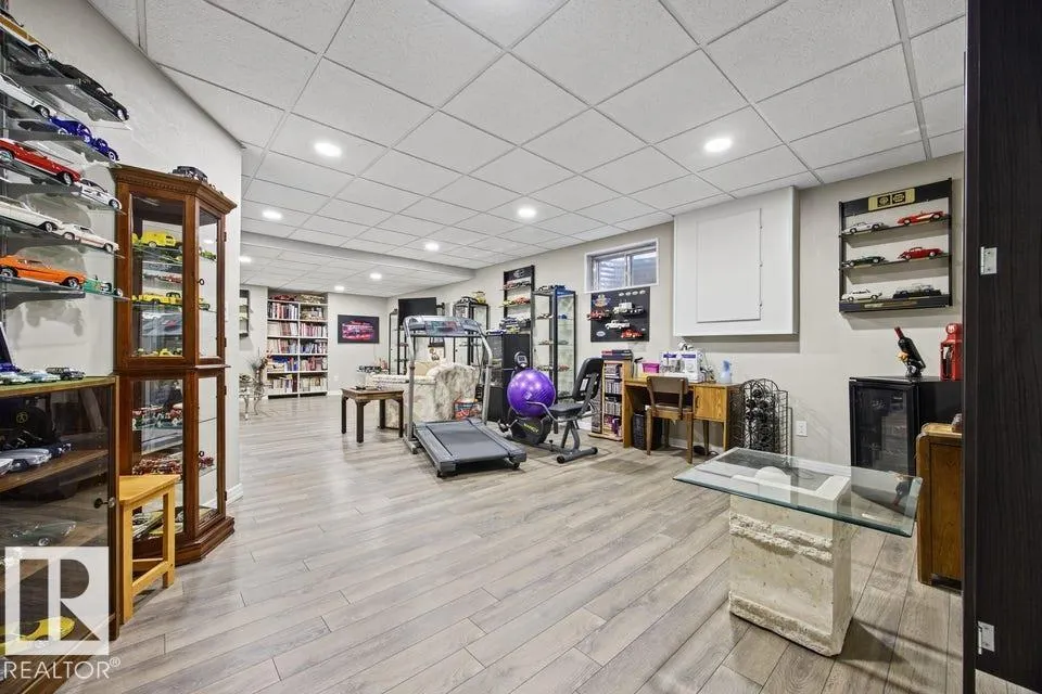 62 GLENCOE Place