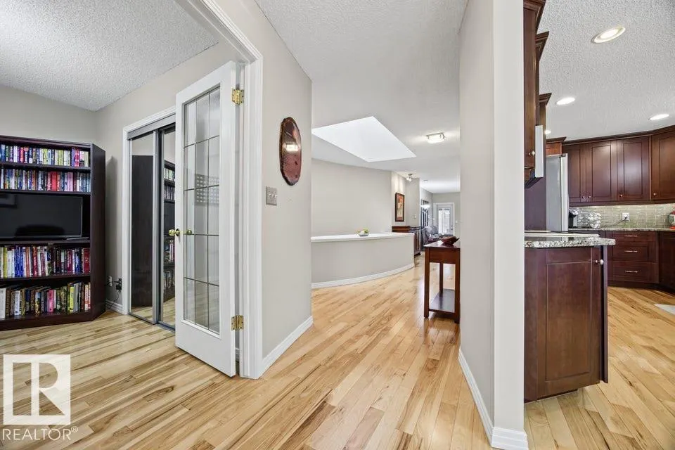62 GLENCOE Place