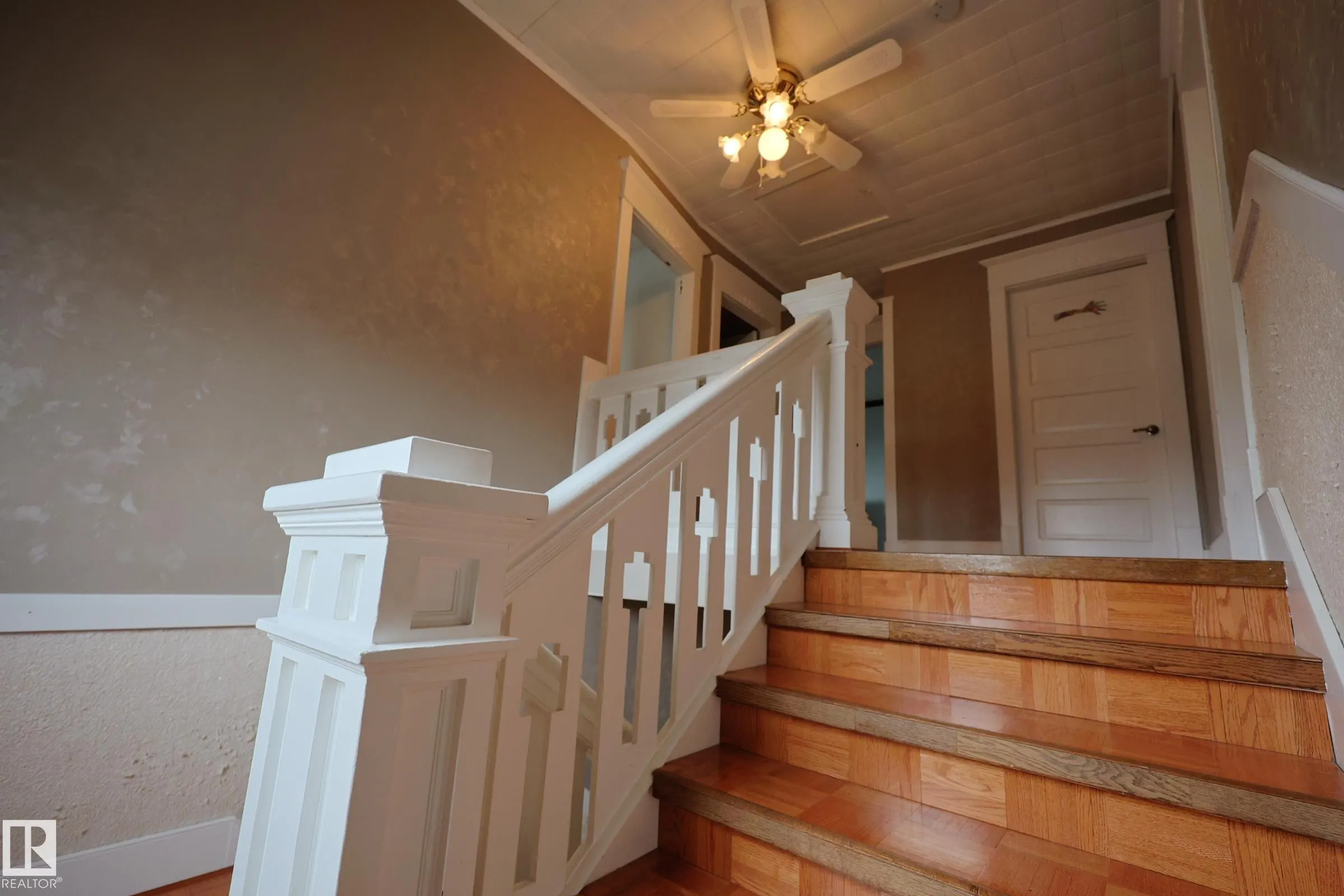 10008 104 Street