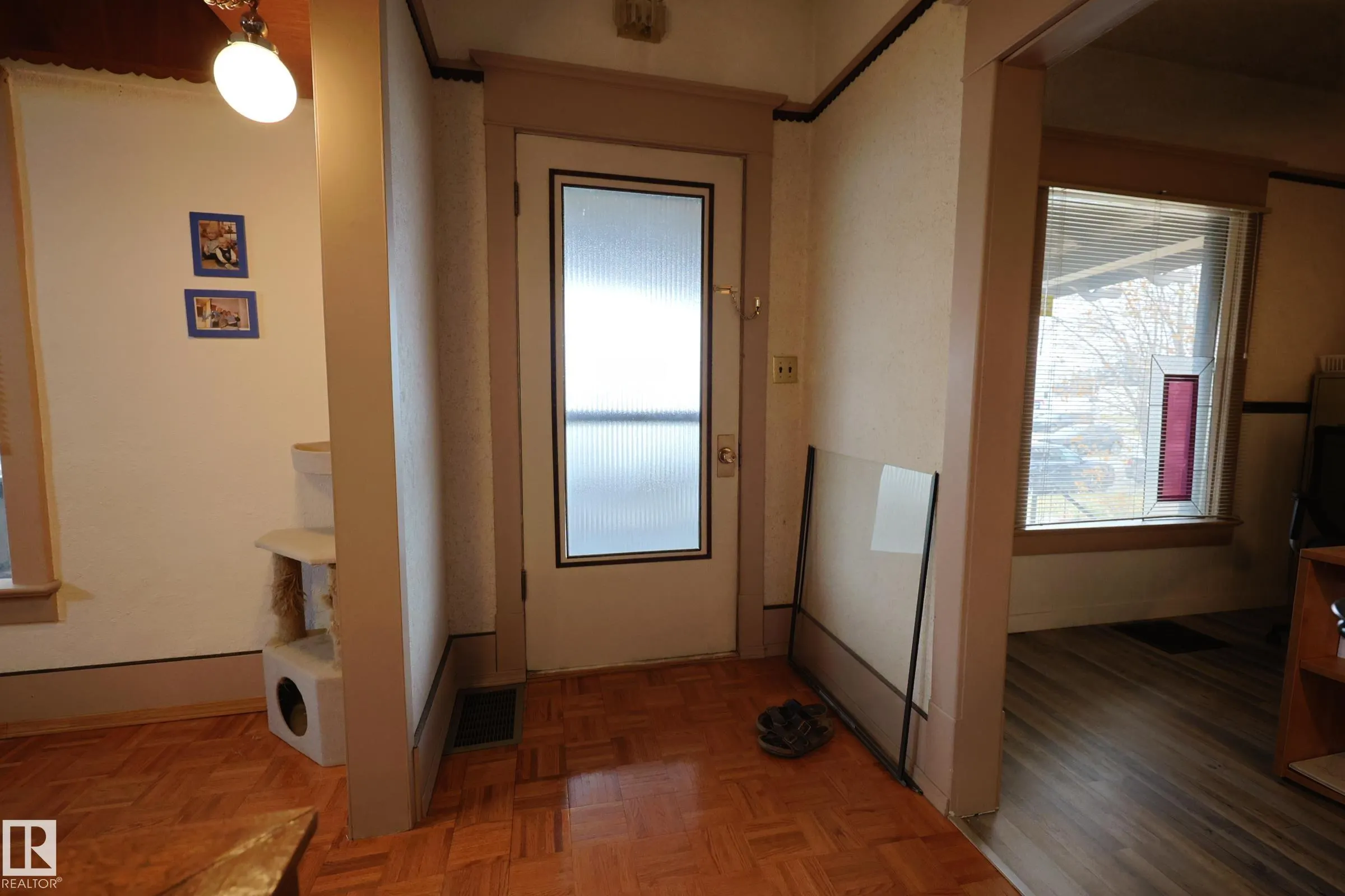 10008 104 Street
