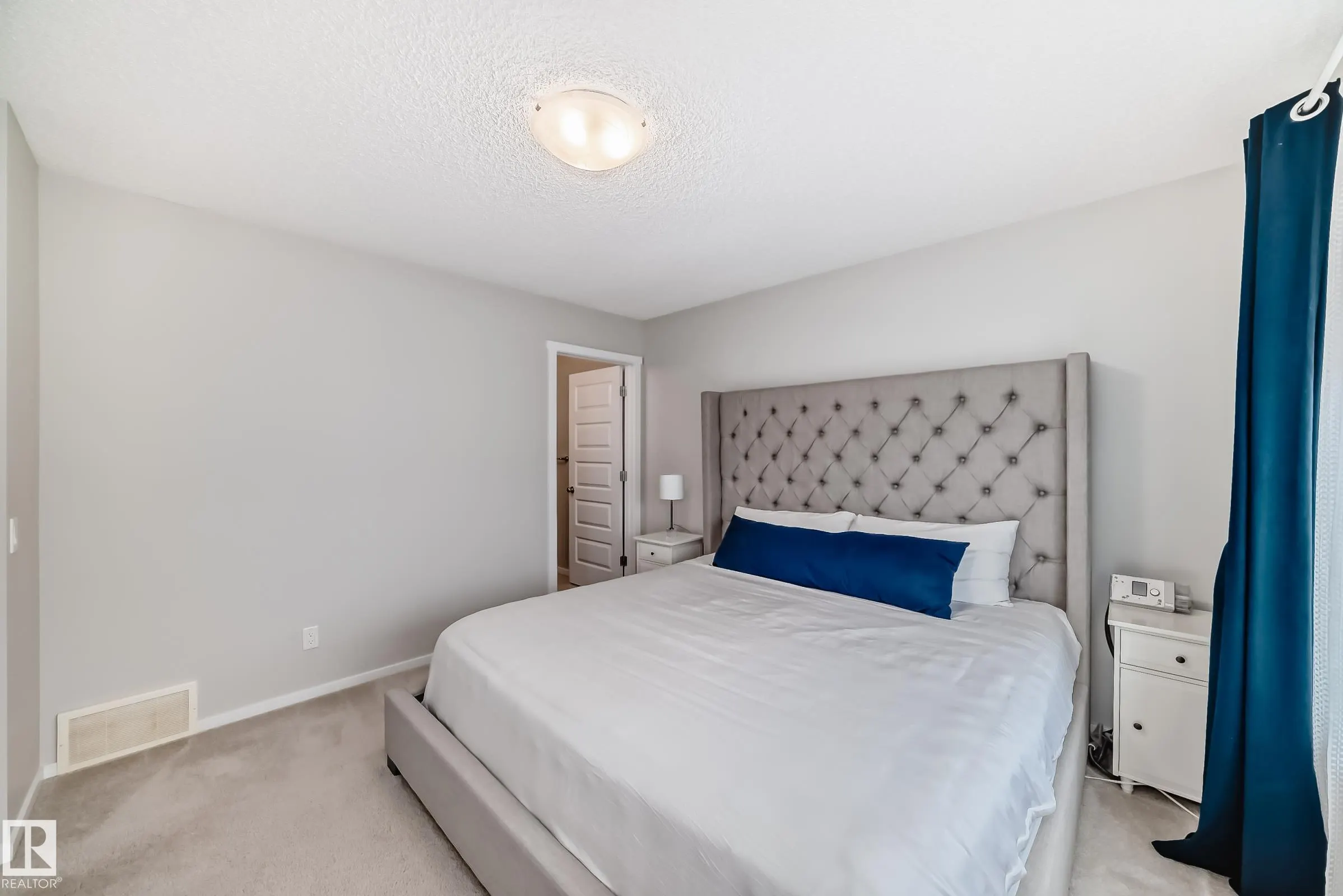 3278 CHERRY Crescent