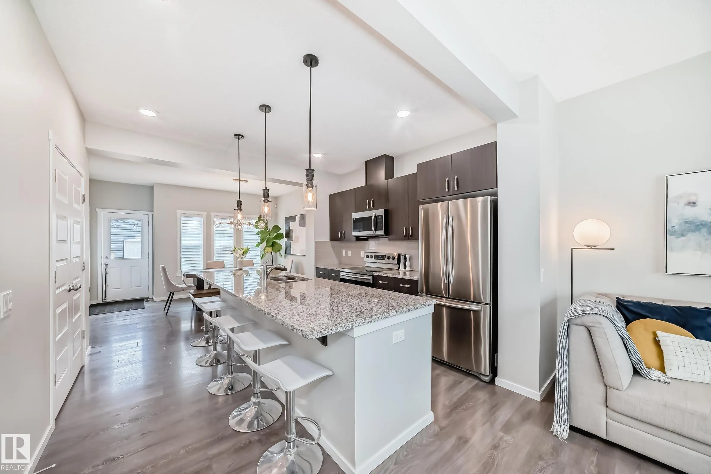 3278 CHERRY Crescent