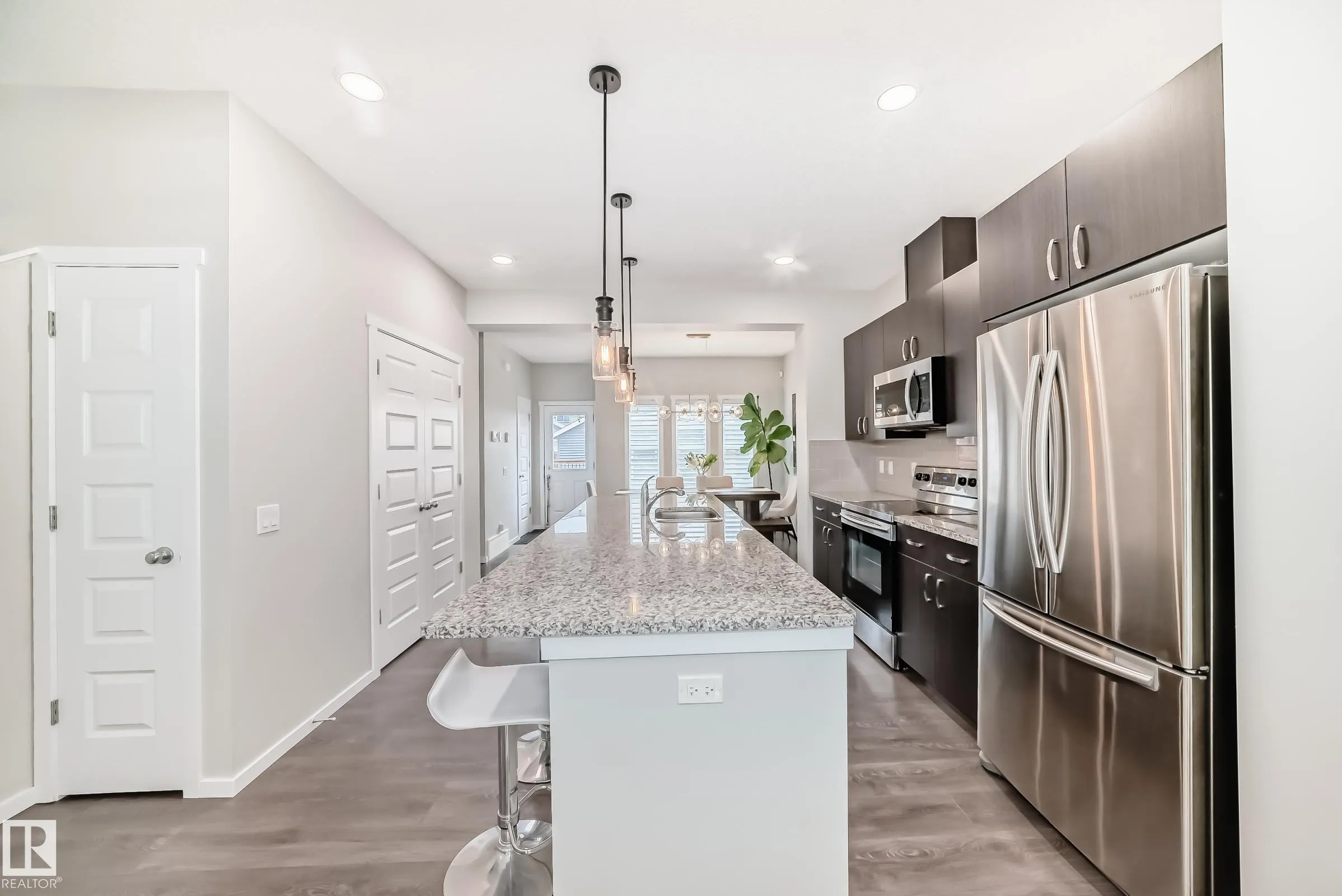 3278 CHERRY Crescent