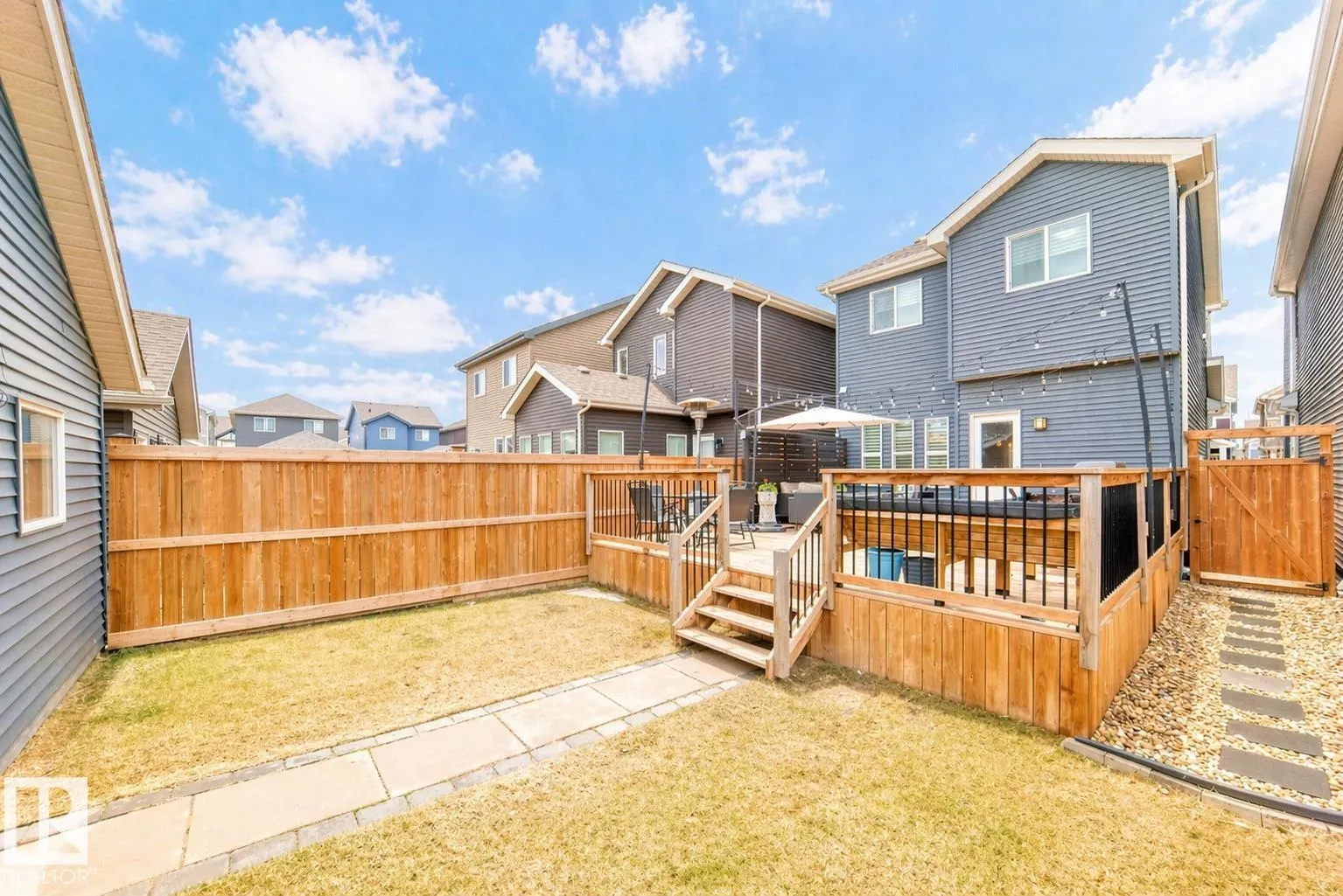 3278 CHERRY Crescent