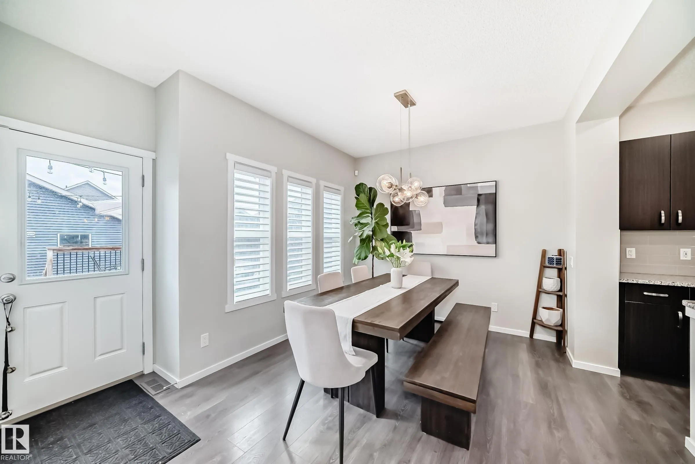 3278 CHERRY Crescent
