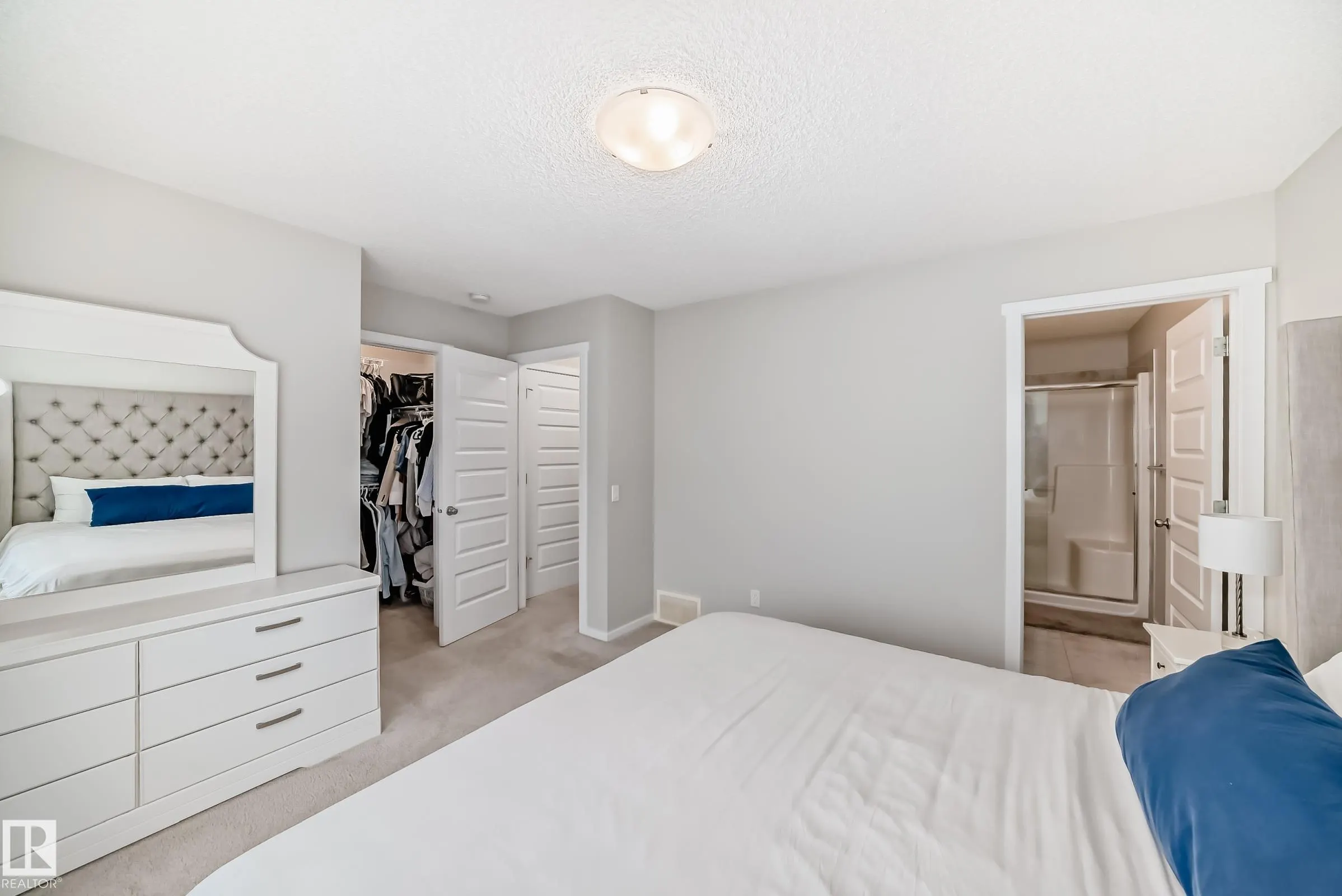 3278 CHERRY Crescent