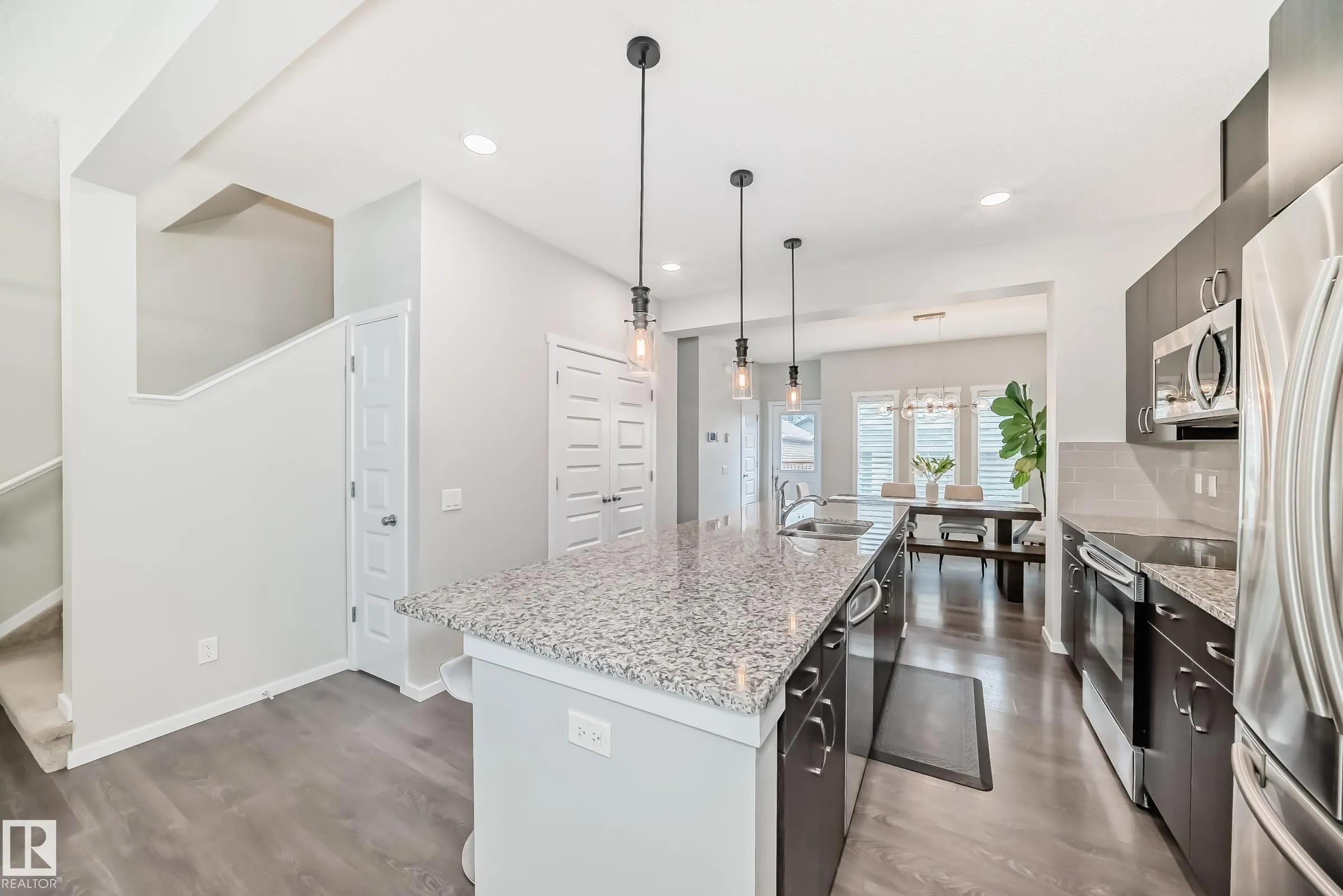 3278 CHERRY Crescent