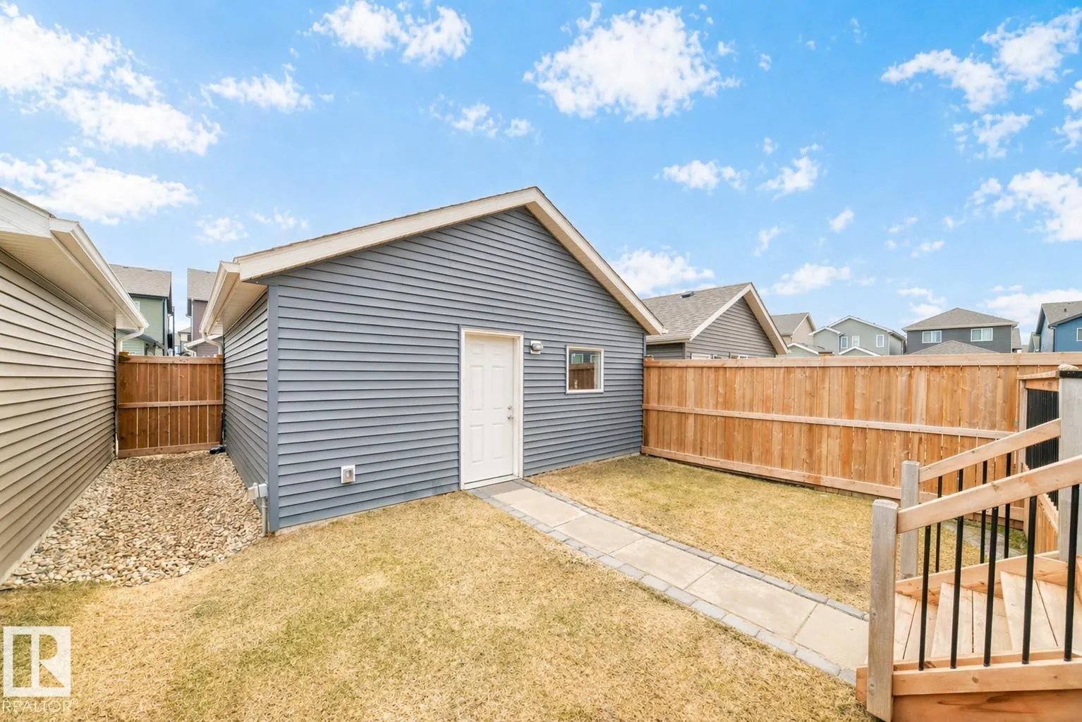 3278 CHERRY Crescent