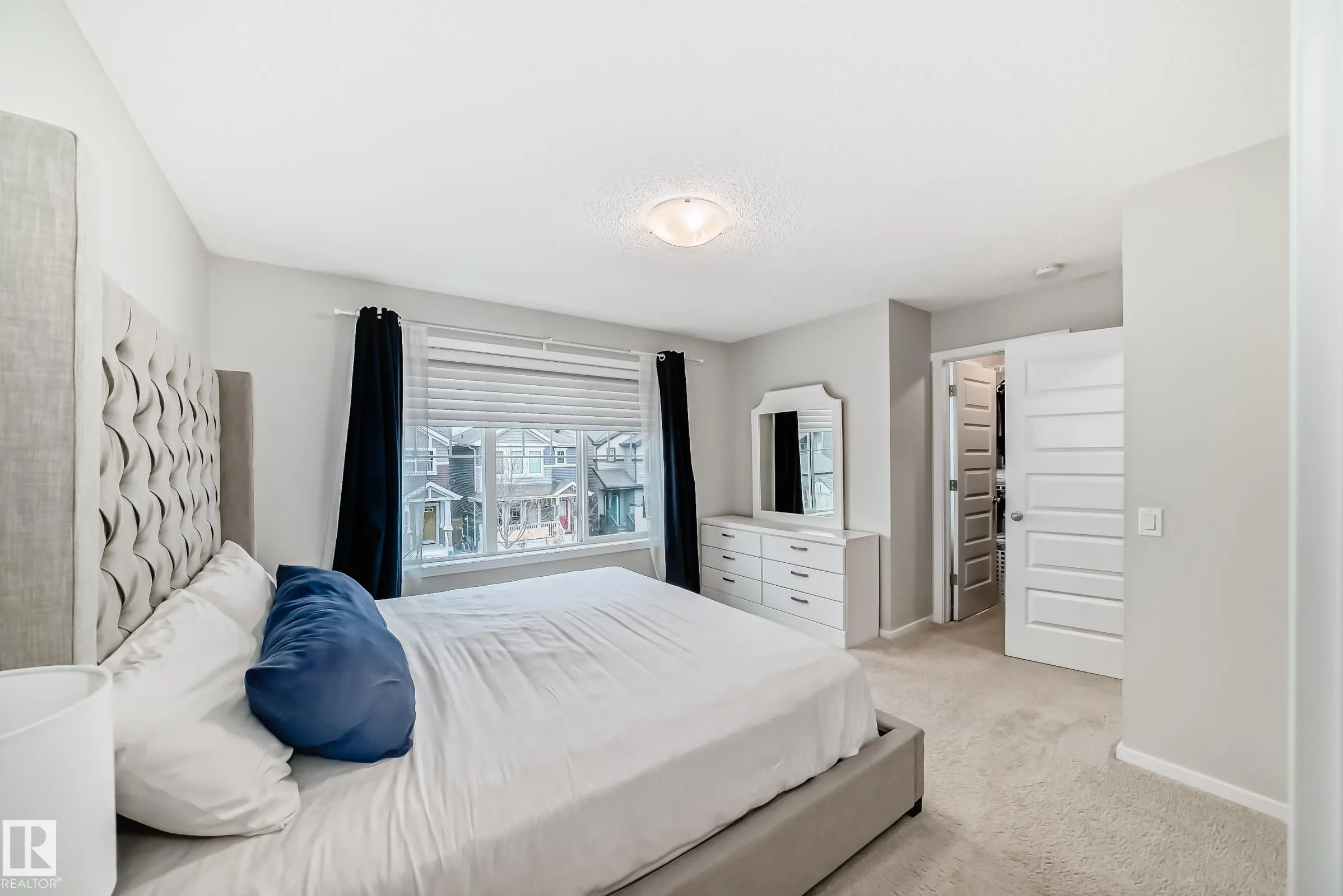 3278 CHERRY Crescent