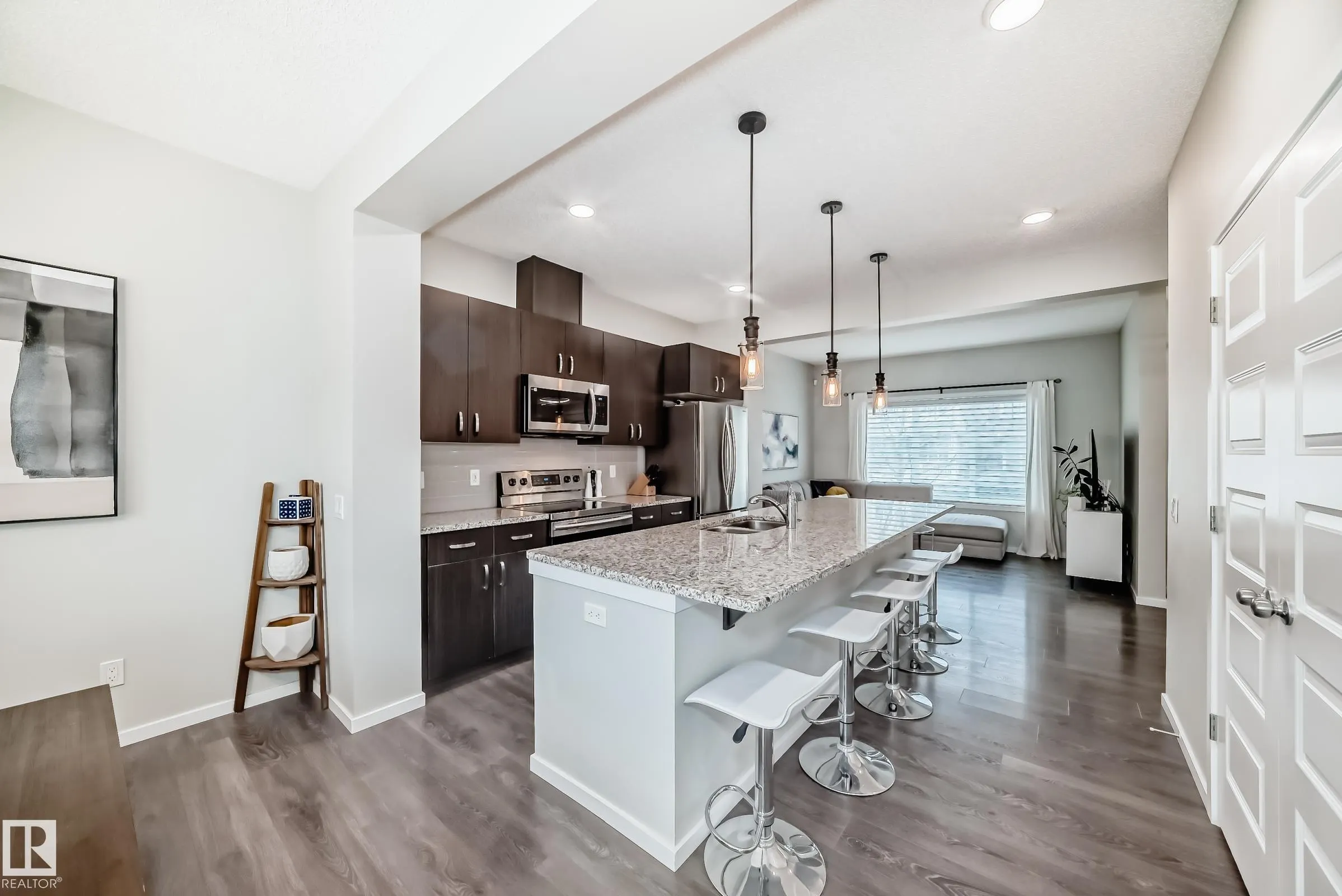 3278 CHERRY Crescent