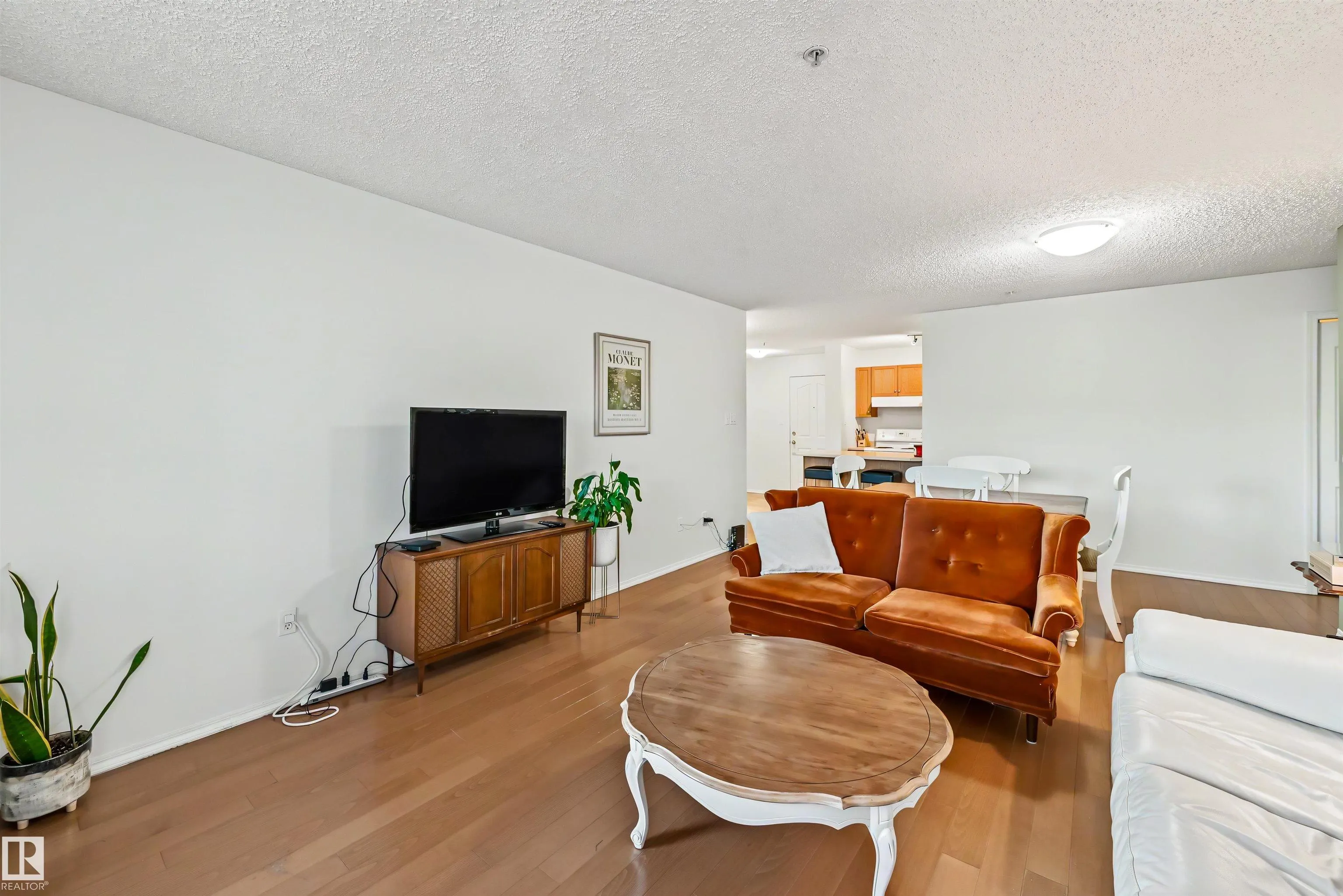 10511 42 Avenue