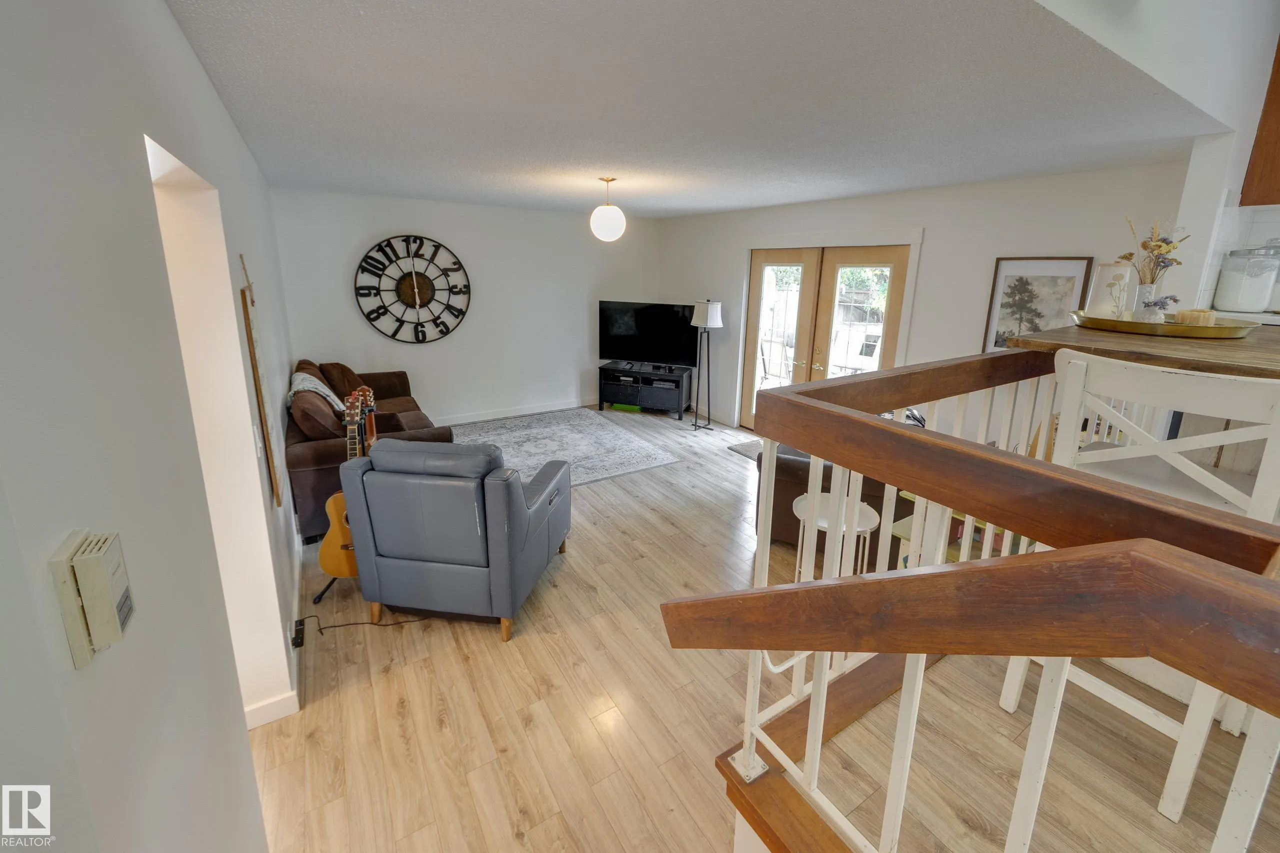 77 BEACON Crescent