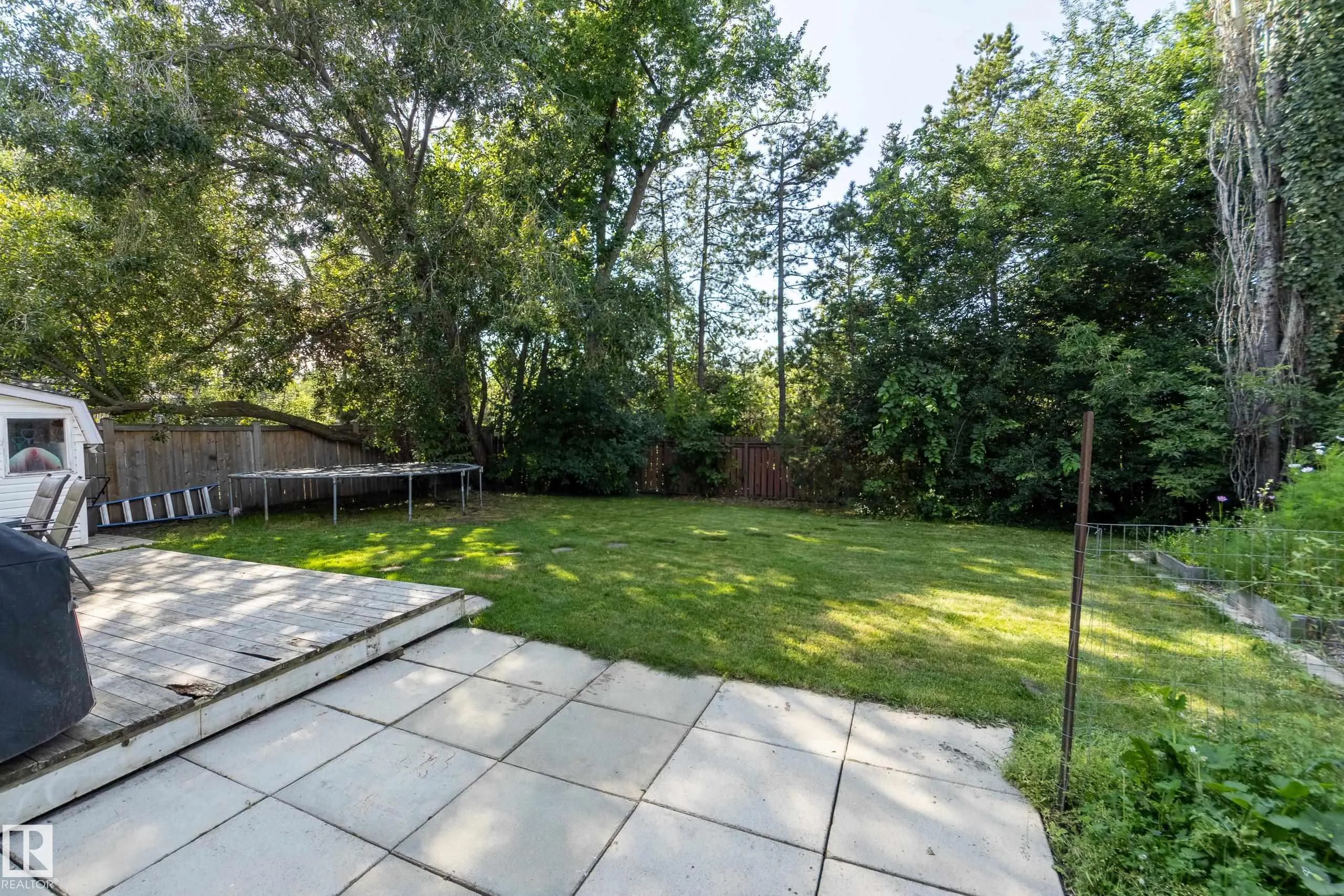 77 BEACON Crescent