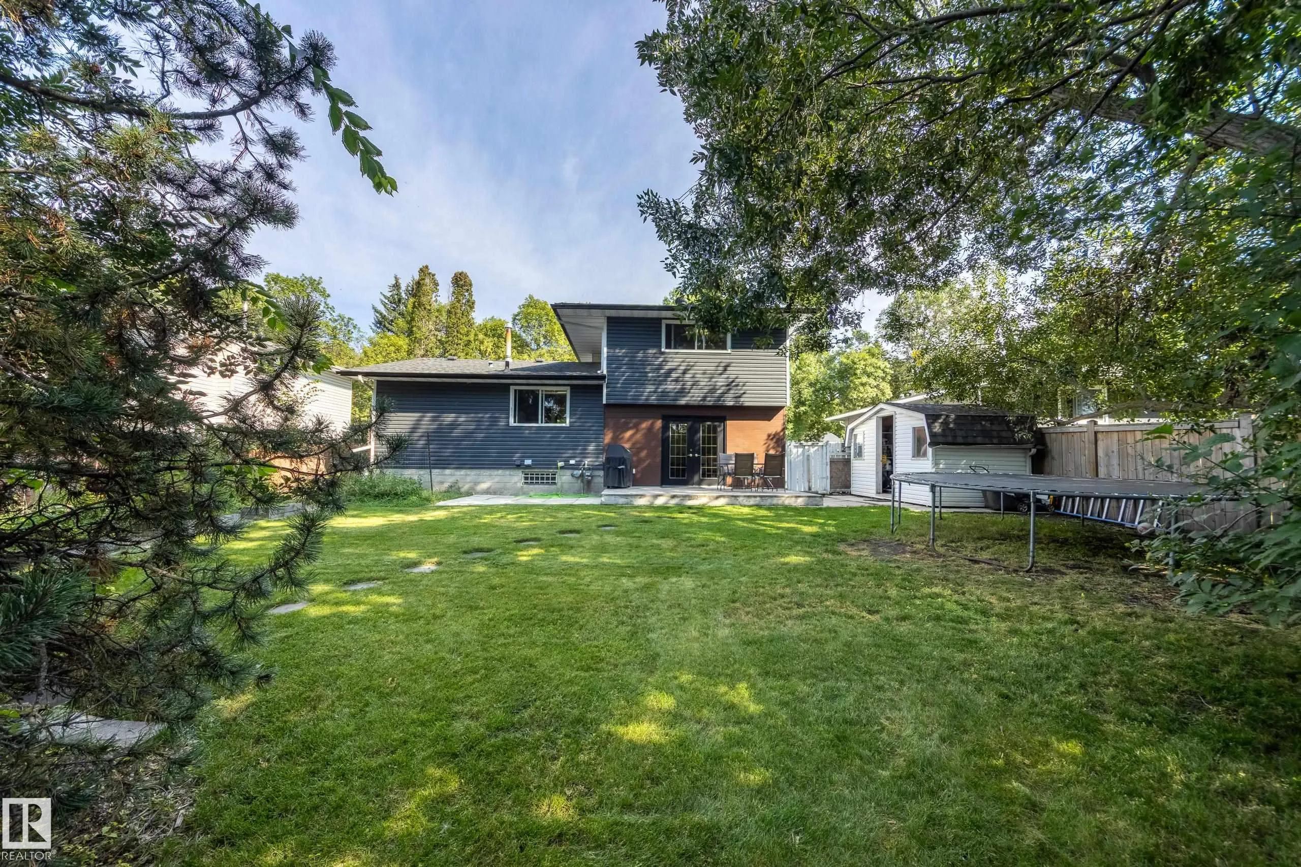 77 BEACON Crescent